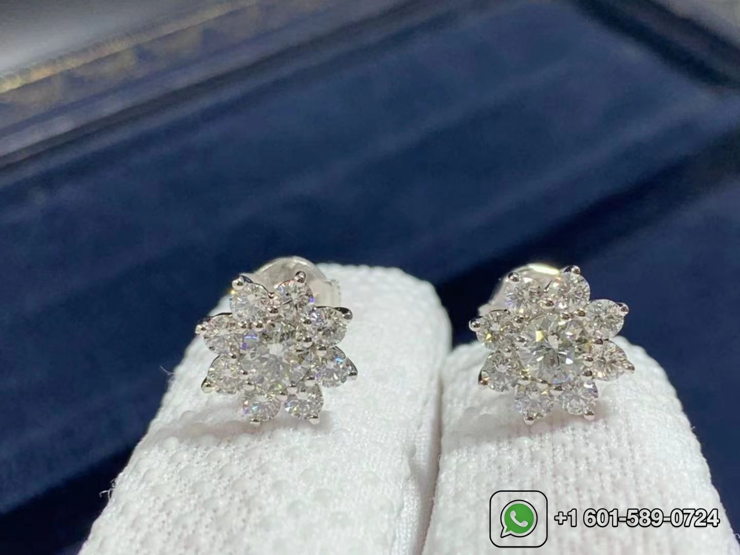harry winston sunflower 18k white gold round brilliant diamond earrings 1