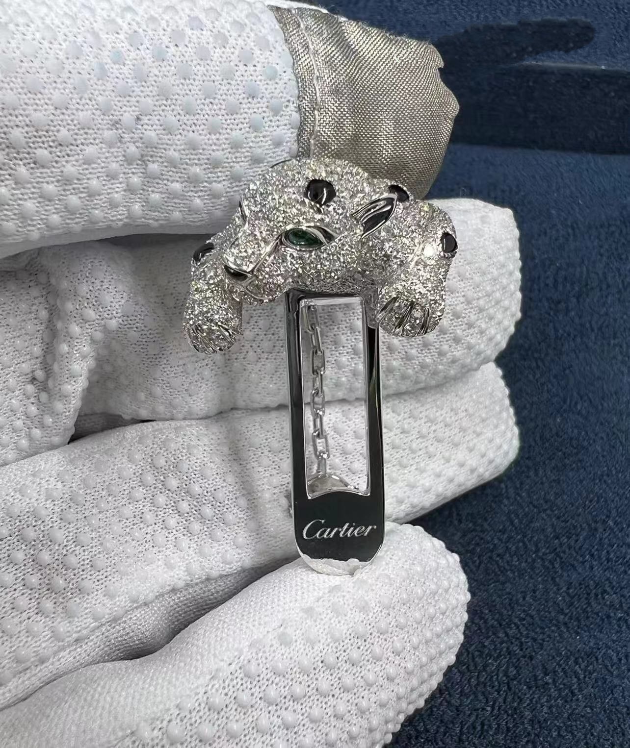 panthere de cartier pocket gem in rhodium finish 18k white gold og000175 1
