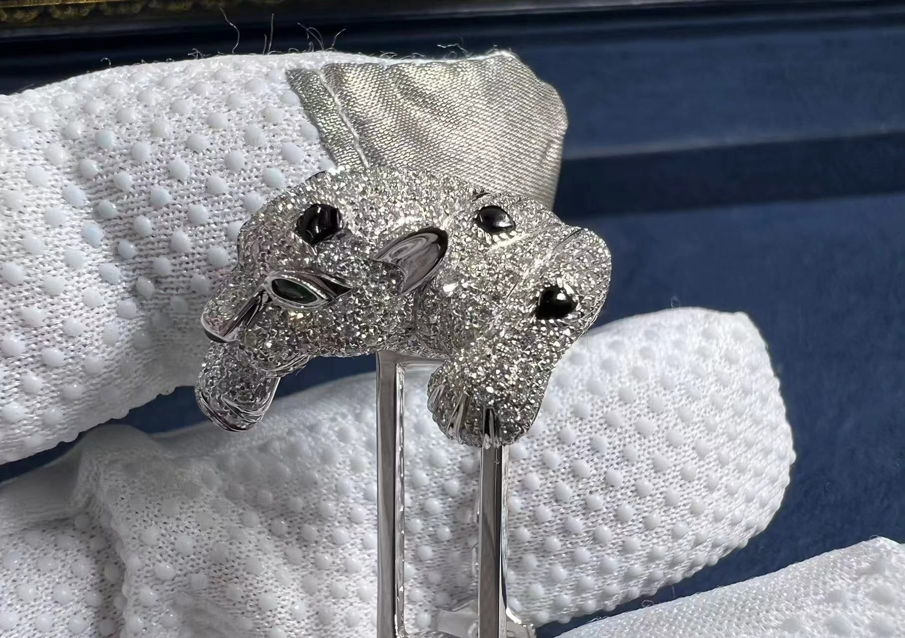panthere de cartier pocket gem in rhodium finish 18k white gold og000175 5