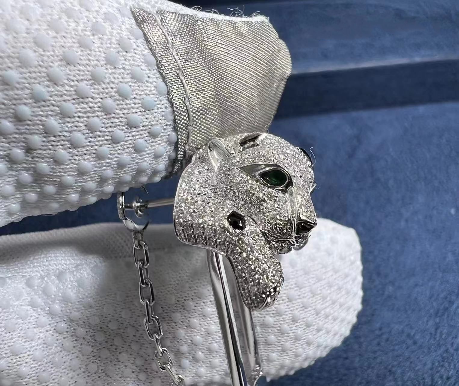 panthere de cartier pocket gem in rhodium finish 18k white gold og000175 6