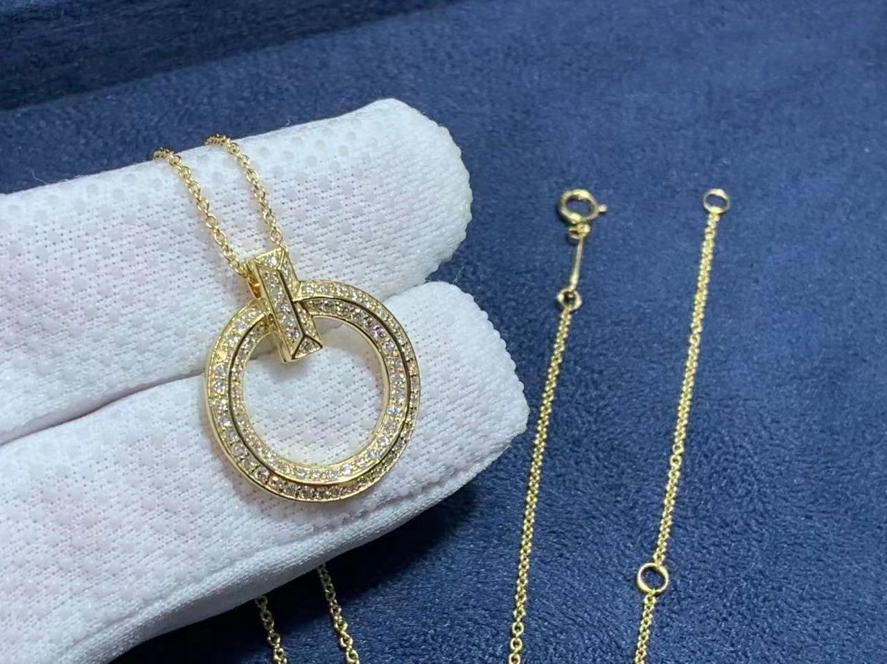 tiffany 18k yellow gold diamond t t1 circle pendant necklace 7