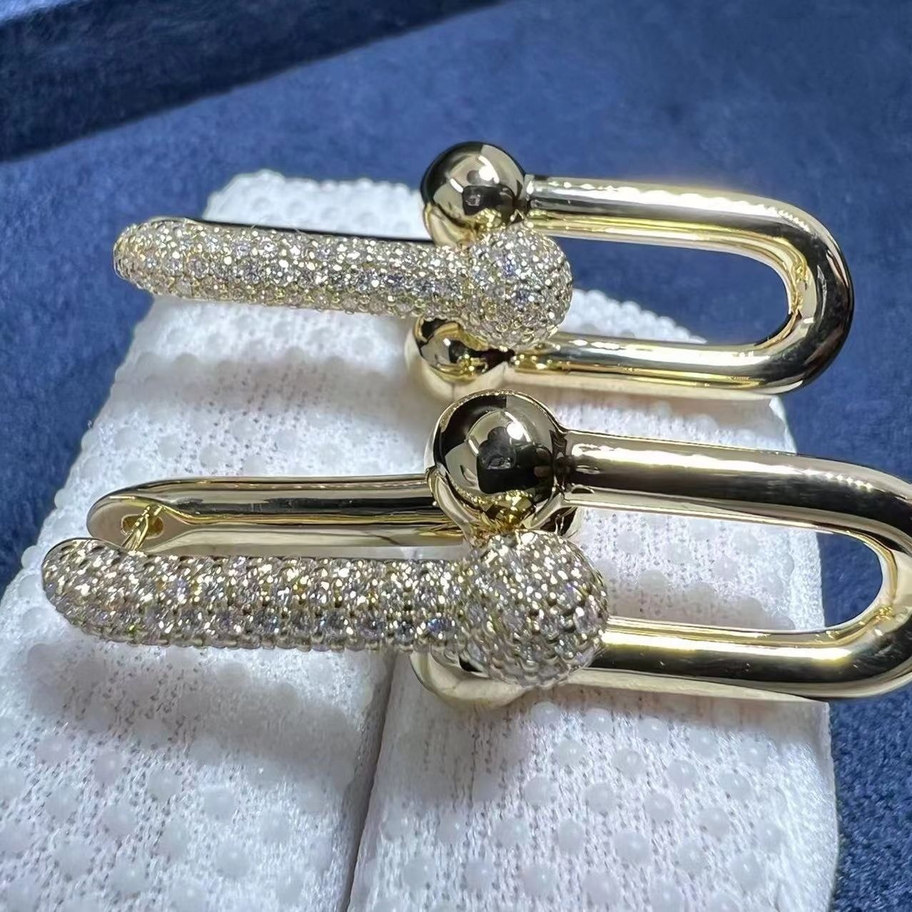 tiffany hardwear large link pave diamonds 18k yellow gold earrings