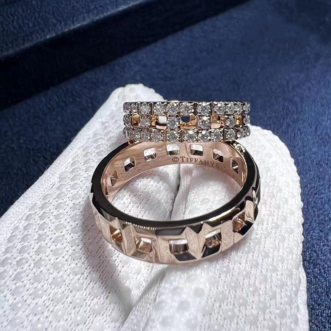 tiffany t true wide 18k rose gold diamond ring