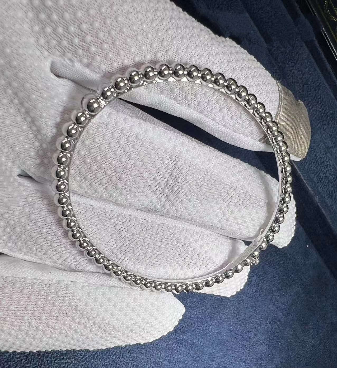 van cleef 18k white gold perlee pearls of gold bracelet vcaro7a900 2