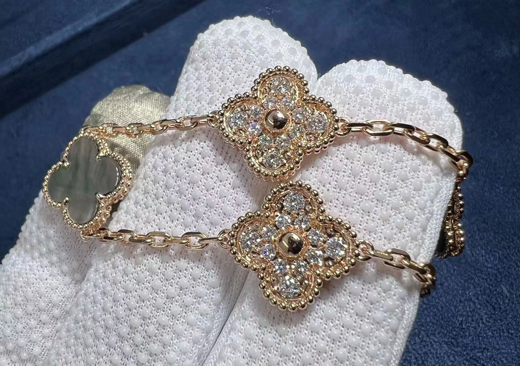 van cleef 18k rose gold vintage alhambra gray mother of peal diamond 5 motifs bracelet vcarp2r100 3