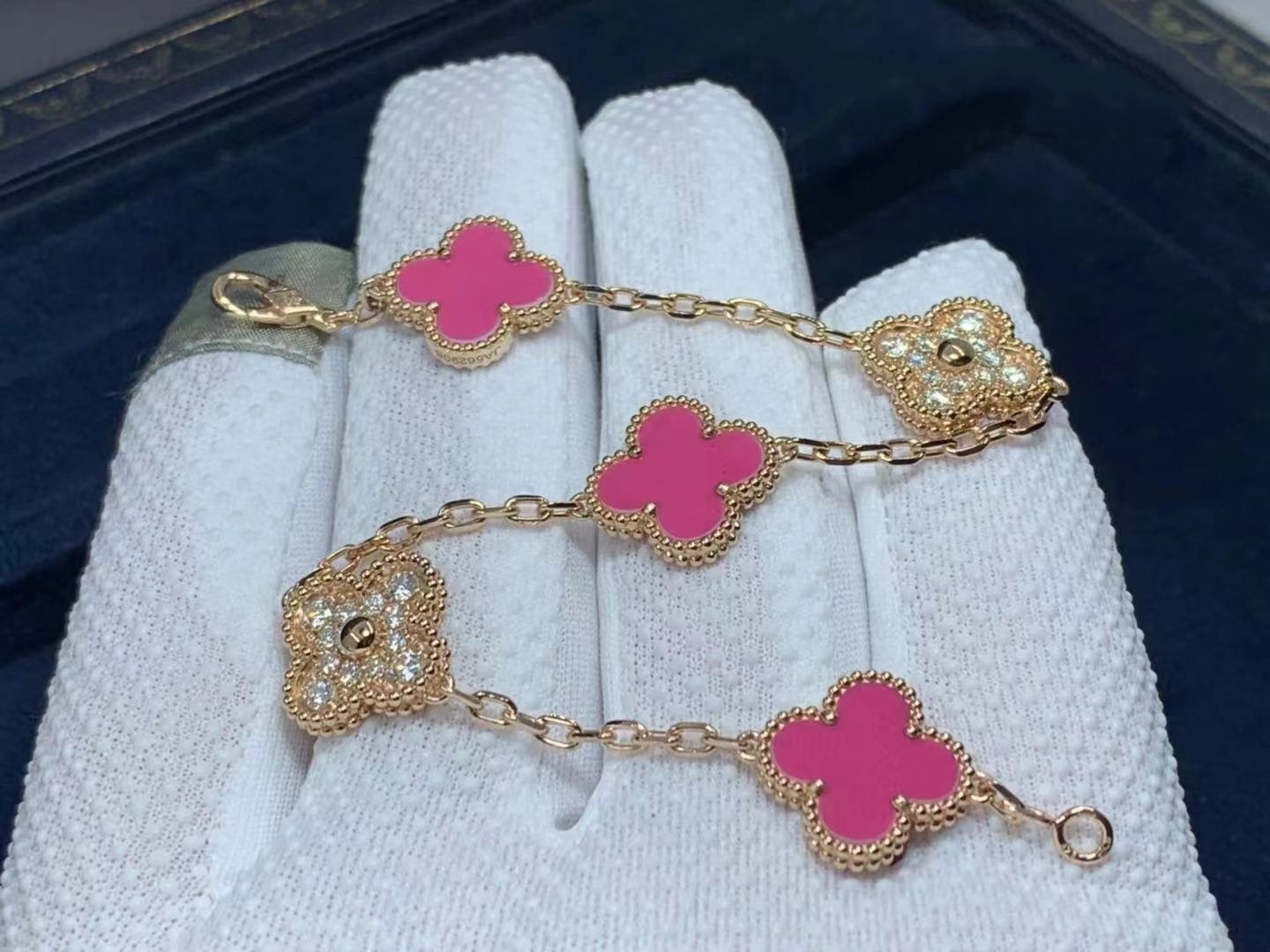 van cleef arpels 18k pink opal diamond 5 motifs vintage alhambra bracelet 2