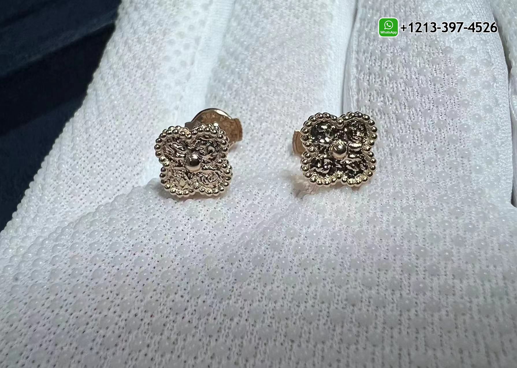 Van-Cleef-Arpels-18K-Rose-Gold-Sweet-Alhambra-earstuds-–-VCARO8DB00-4.jpg 1:1 Quality Van Cleef & Arpels 18K Rose Gold Sweet Alhambra earstuds Replica - High Quality 18k Gold and Diamond Luxury Distinctive Collection Designer Jewelry Customized Factory Price - Image 4