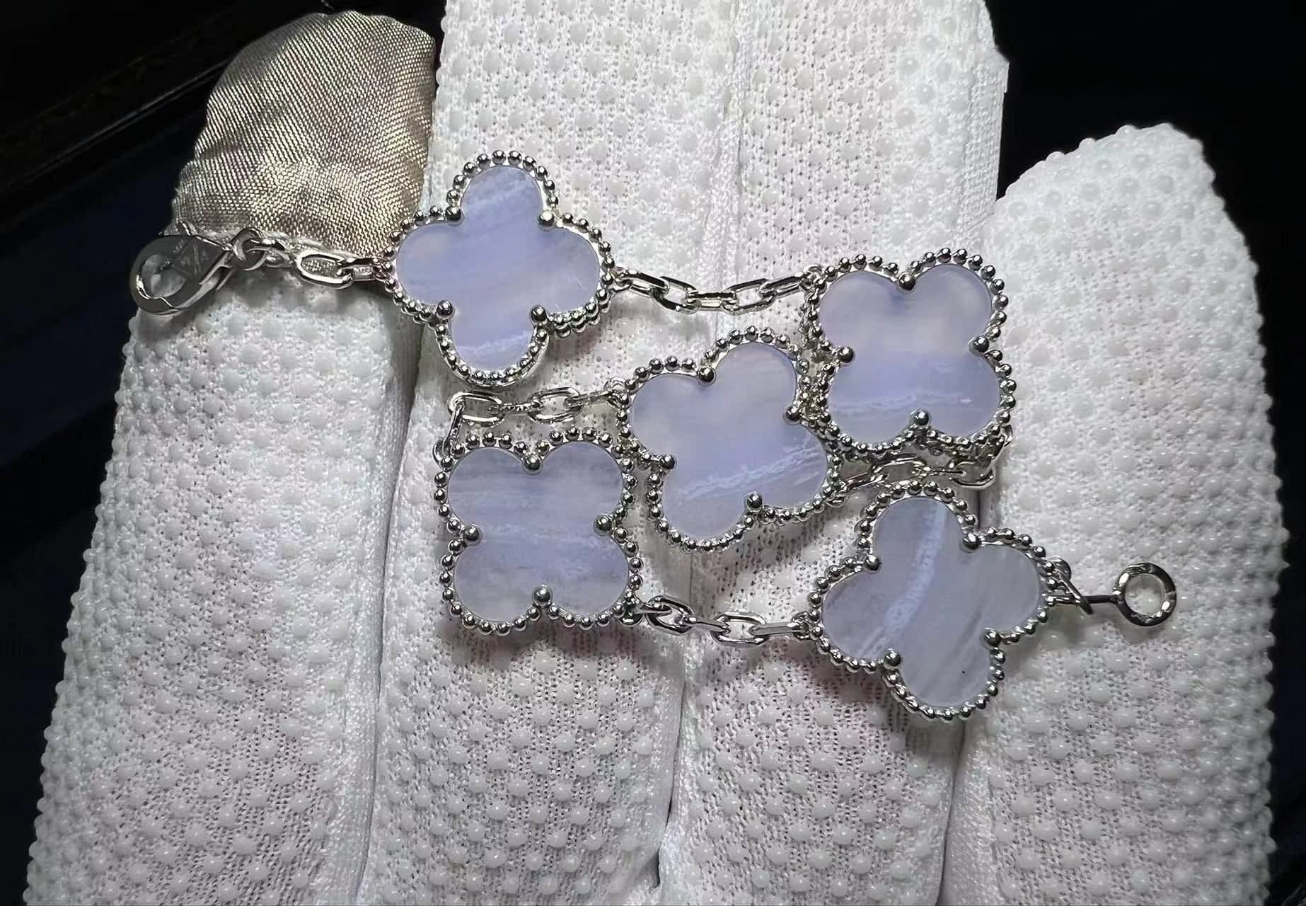 van cleef arpels 18k white gold 5 motifs chalcedony vintage alhambra bracelet vcard34700 1