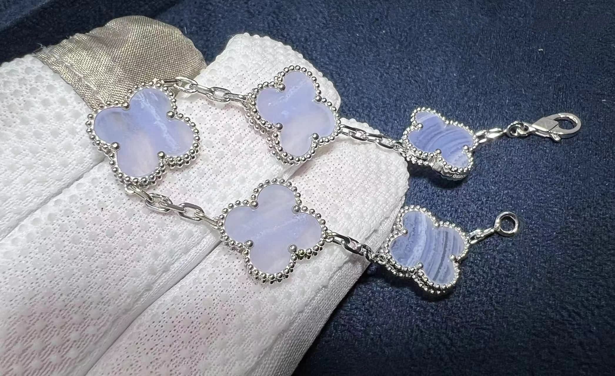 van cleef arpels 18k white gold 5 motifs chalcedony vintage alhambra bracelet vcard34700 3