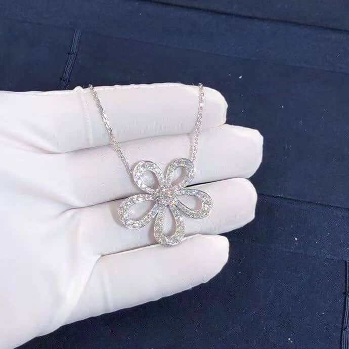 van cleef arpels 18k white gold diamond flowerlace pendant necklace vcarp05200