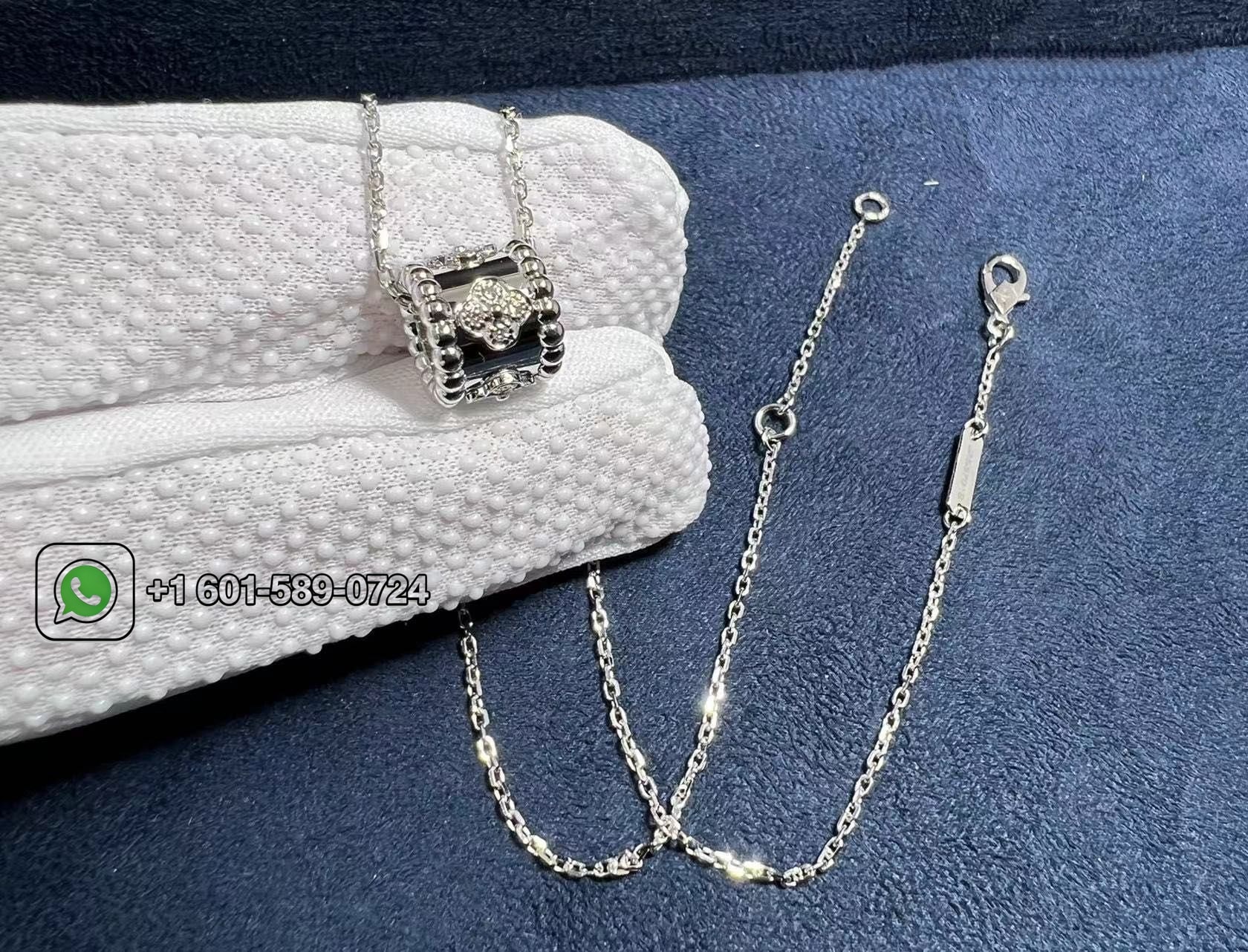 van cleef arpels 18k white gold perlee clovers diamond necklace pendant vcaro2ef00 4