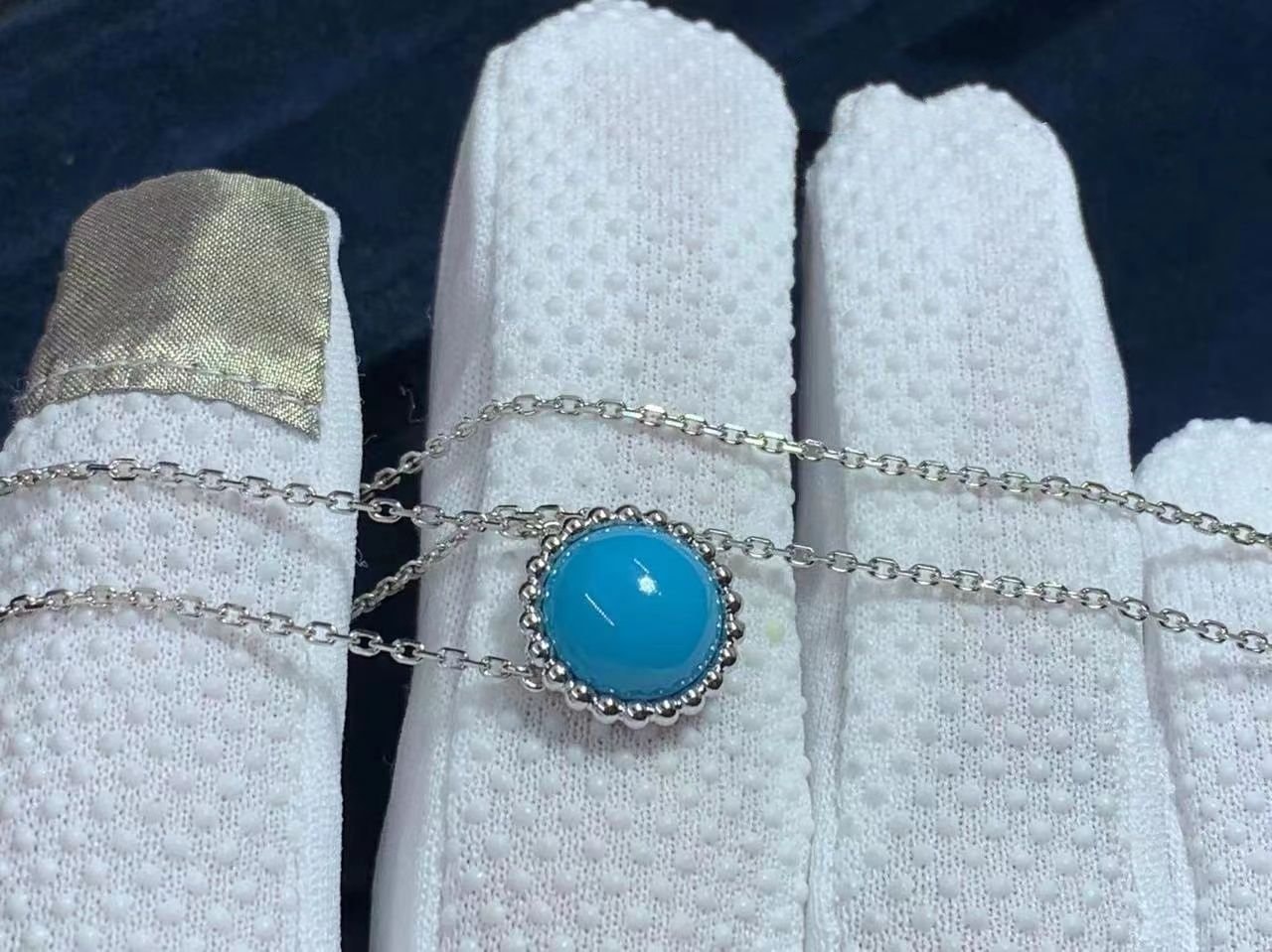 van cleef arpels 18k white gold turquoise perlee couleurs pendant necklace vcarp4dn00 2