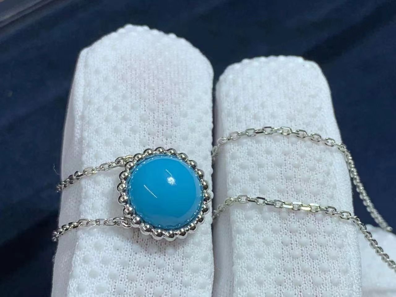 van cleef arpels 18k white gold turquoise perlee couleurs pendant necklace vcarp4dn00 3