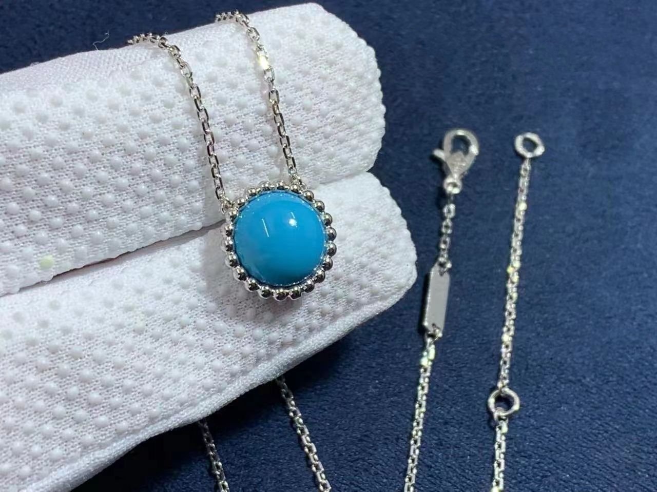 van cleef arpels 18k white gold turquoise perlee couleurs pendant necklace vcarp4dn00 5