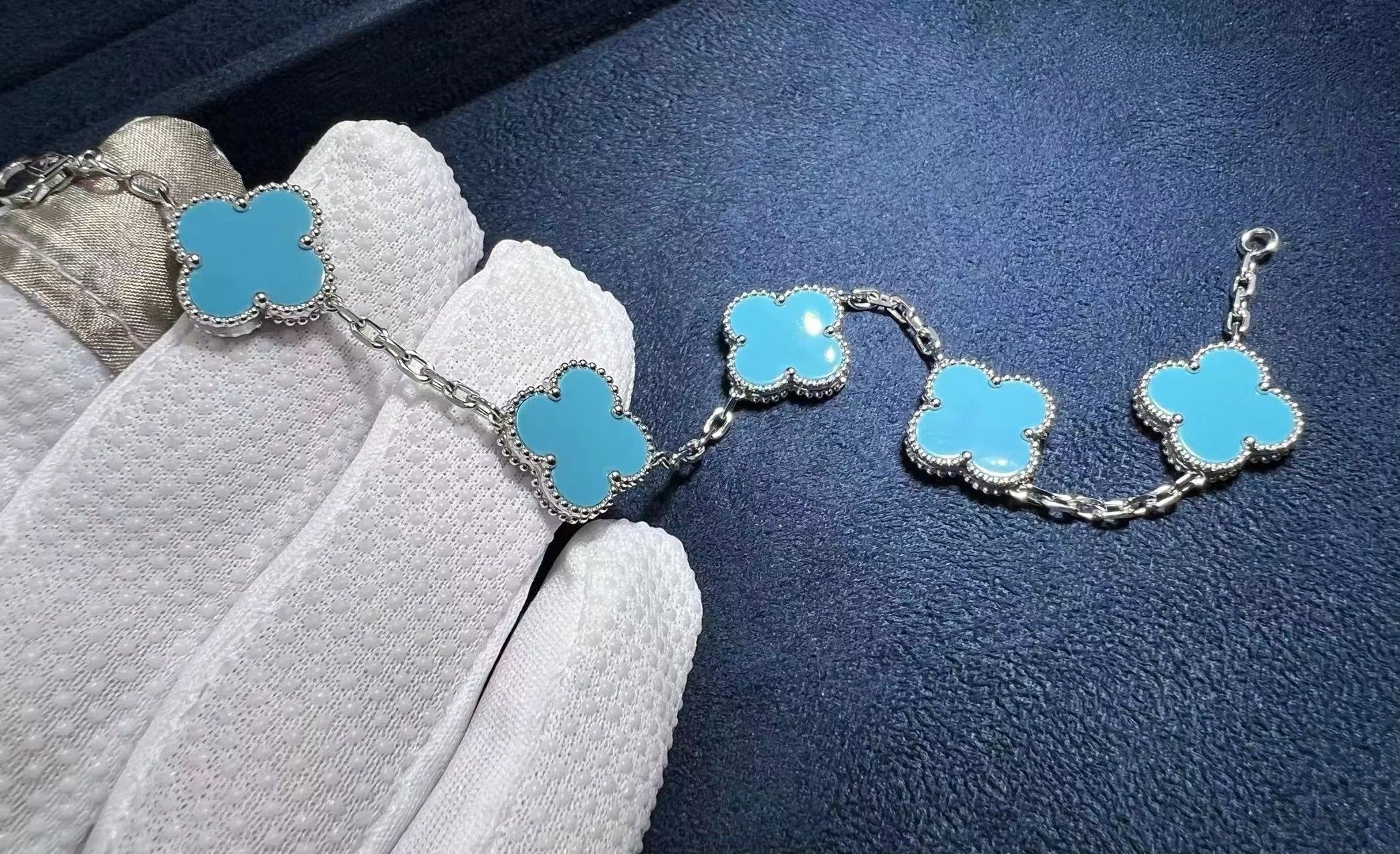 van cleef arpels 18k white gold and turquoise 5 motifs alhambra vintage bracelet 2