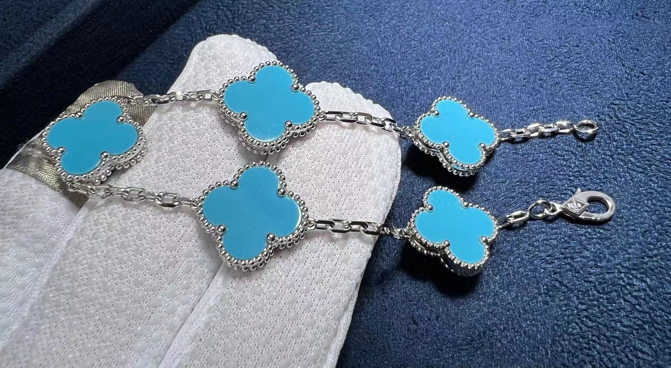 van cleef arpels 18k white gold and turquoise 5 motifs alhambra vintage bracelet 3