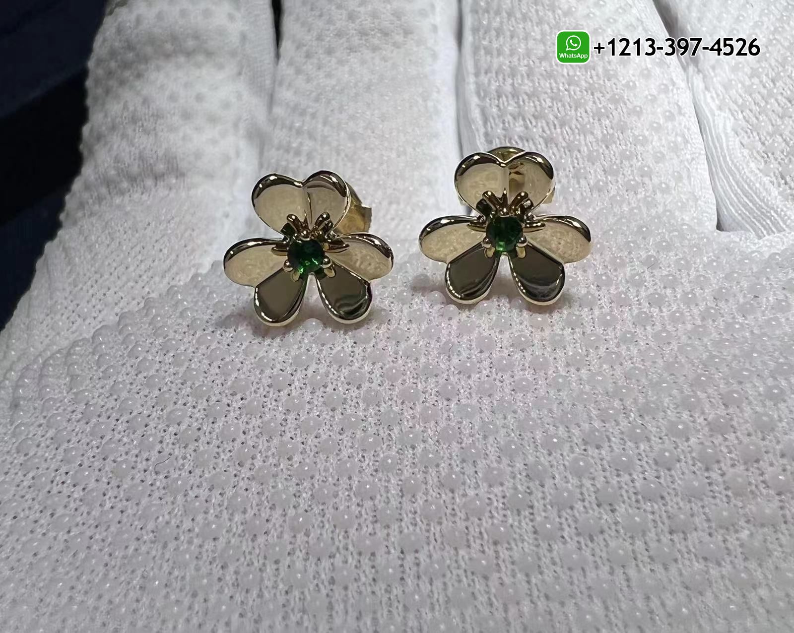 Van-Cleef-Arpels-18K-Yellow-Gold-Frivole-Emerald-Mini-Model-Earrings-VCARP7SD00-3.jpg Best Sellers 1:1 Quality Cheap Custom Made Van Cleef & Arpels 18K Yellow Gold Frivole Emerald Mini Model Earrings - High Quality 18k Gold and Diamond Luxury Distinctive Collection Designer Jewelry Customized Factory Price - Image 2
