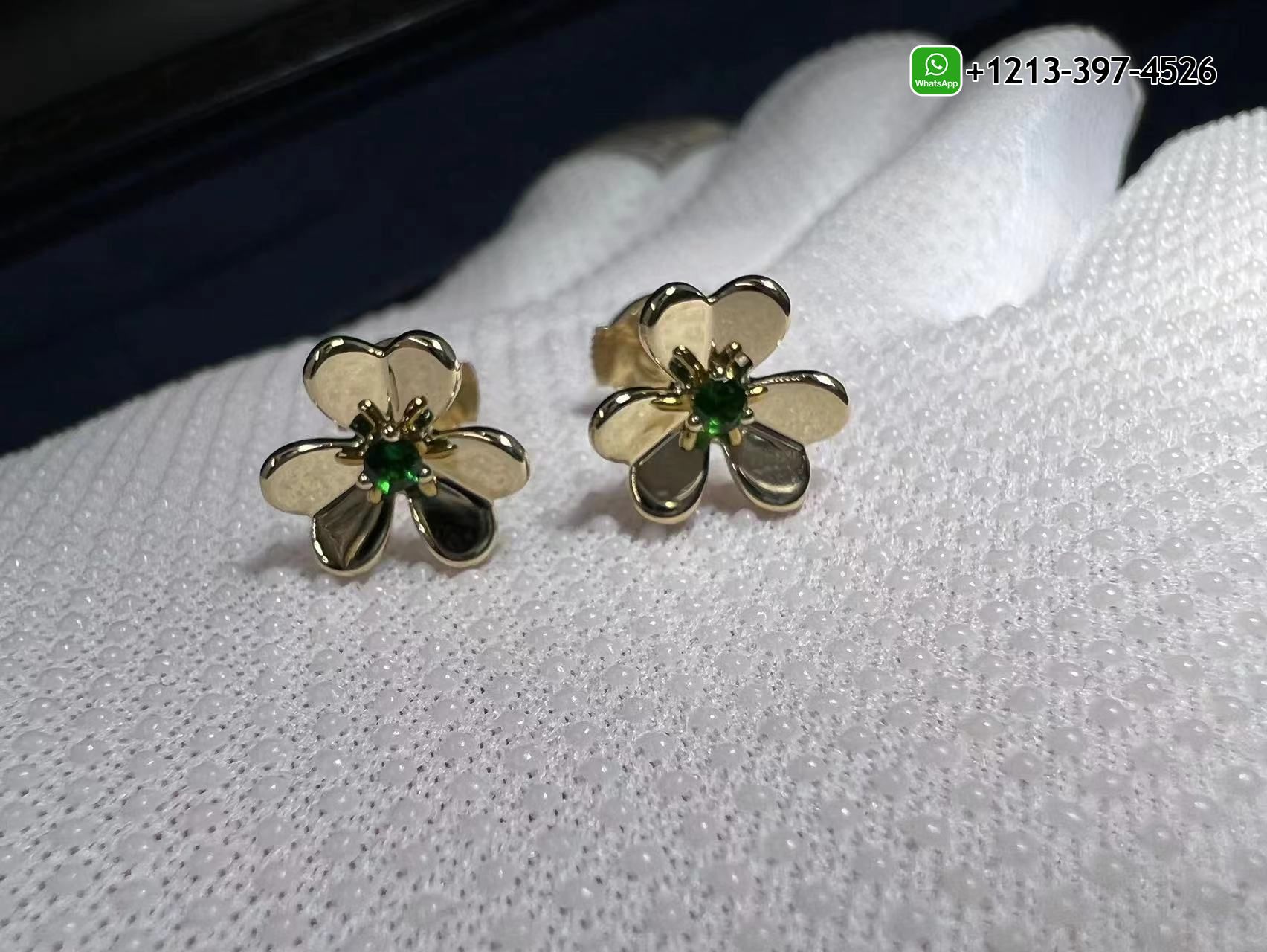 Van-Cleef-Arpels-18K-Yellow-Gold-Frivole-Emerald-Mini-Model-Earrings-VCARP7SD00-4.jpg Best Sellers 1:1 Quality Cheap Custom Made Van Cleef & Arpels 18K Yellow Gold Frivole Emerald Mini Model Earrings - High Quality 18k Gold and Diamond Luxury Distinctive Collection Designer Jewelry Customized Factory Price - Image 3