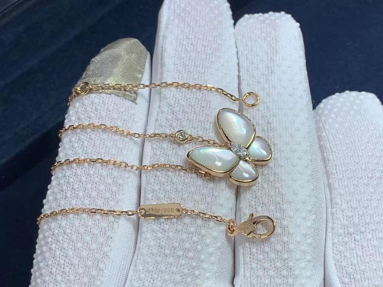 van cleef arpels 18k pink gold mother of pearl and diamond two butterfly pendant necklace vcaro8fo00 1