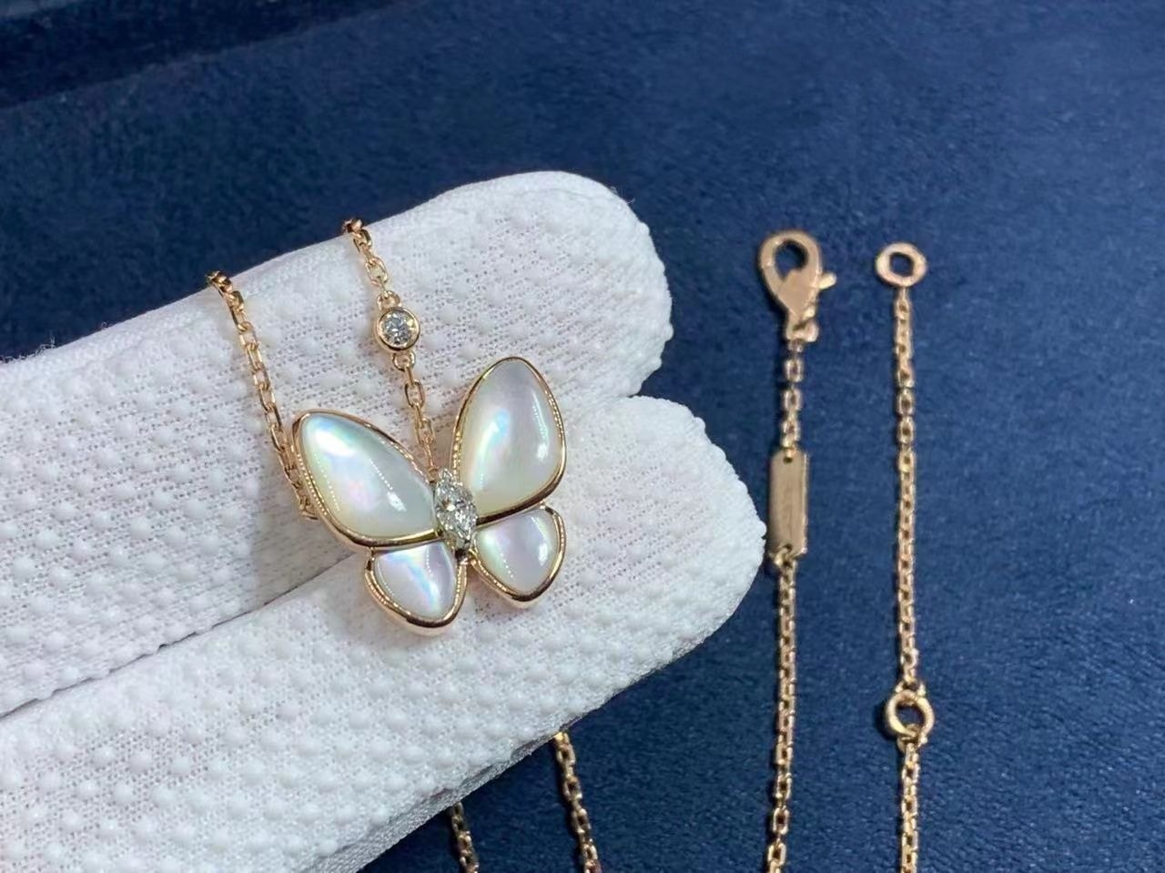 van cleef arpels 18k pink gold mother of pearl and diamond two butterfly pendant necklace vcaro8fo00 4