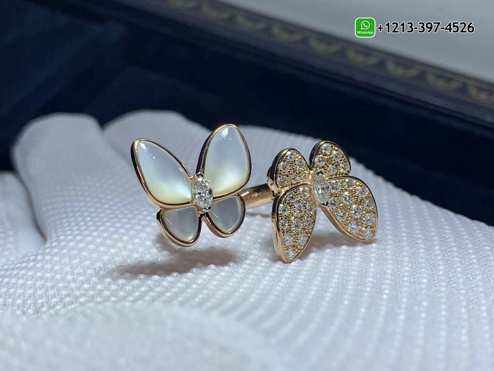 Van-Cleef-Arpels-18k-Rose-Gold-Diamond-and-Mother-of-pearl-Two-Butterfly-Between-the-Finger-Ring-VCARO7AL00-6.jpg Custom Made Best Quality 1:1 Cheap Van Cleef & Arpels 18k Rose Gold Diamond and Mother-of-pearl Two Butterfly Between the Finger Ring - High Quality 18k Gold and Diamond Luxury Distinctive Collection Designer Jewelry Customized Factory Price - Image 7