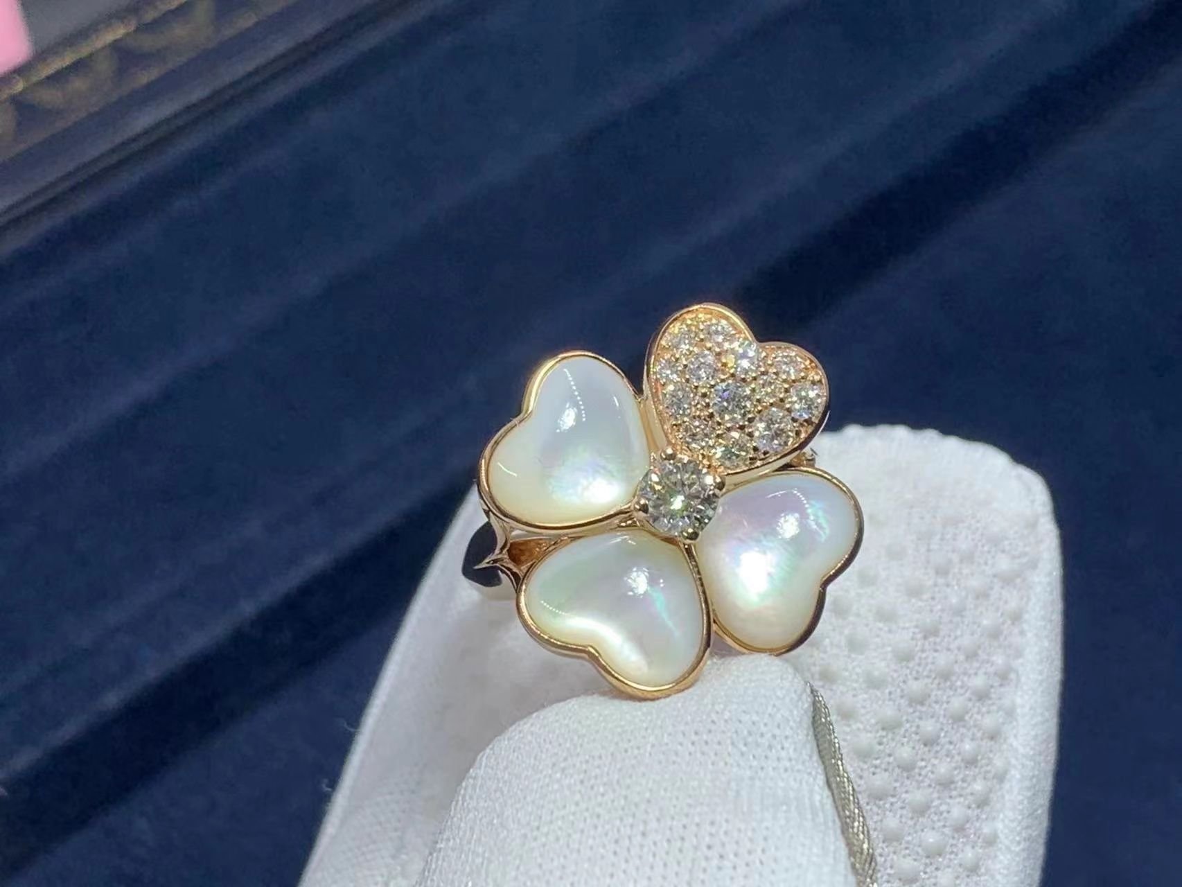 van cleef arpels 18k rose gold mother of pearl and diamond medium model cosmos ring vcaro51y00 4