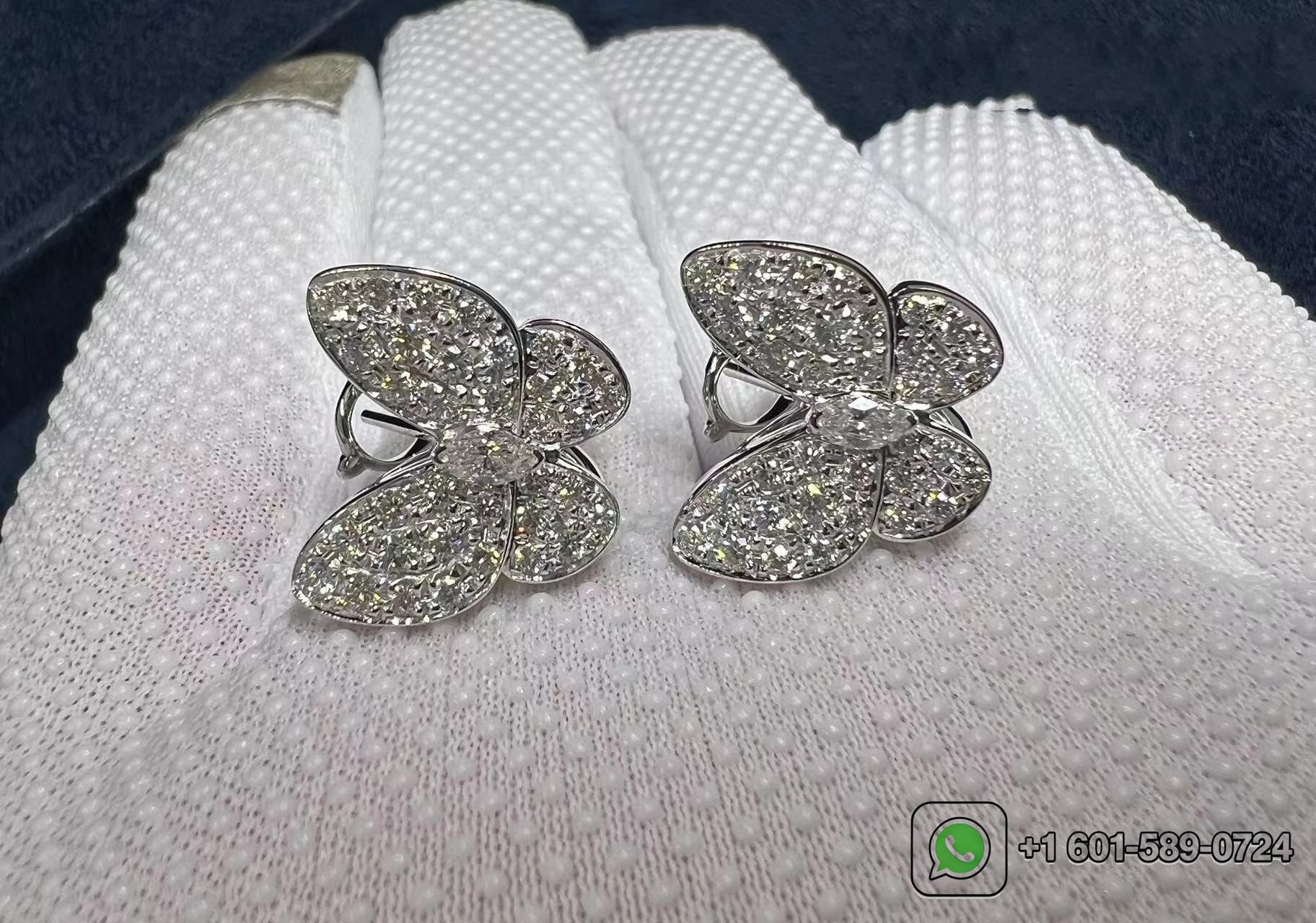 van cleef arpels 18k white gold two butterfly diamond earrings vcarb82900 5