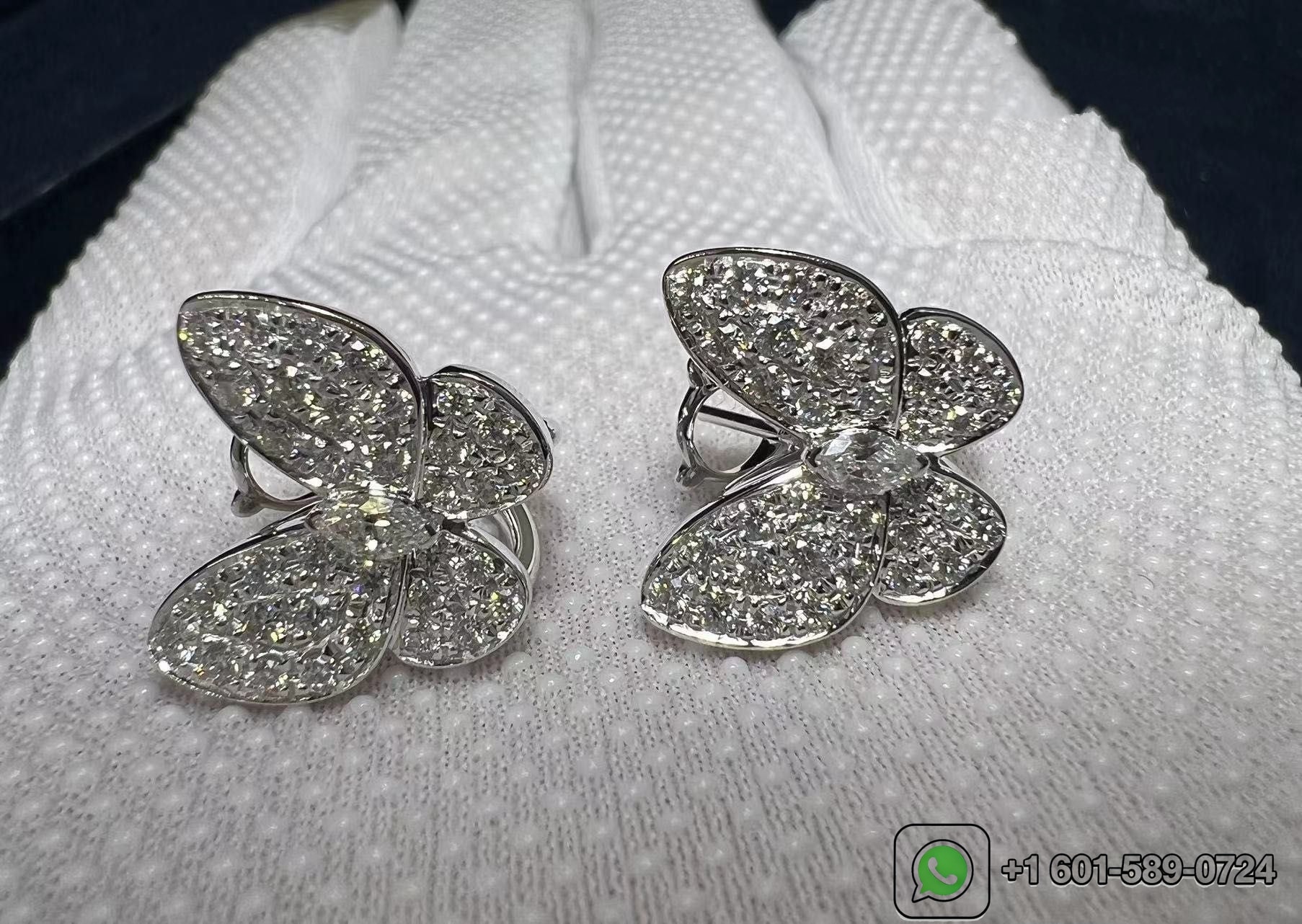 van cleef arpels 18k white gold two butterfly diamond earrings vcarb82900 6