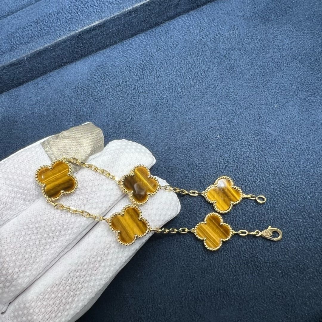 van cleef arpels 18k yellow gold 5 motif tigers eye vintage alhambra bracelet vcard35600 1