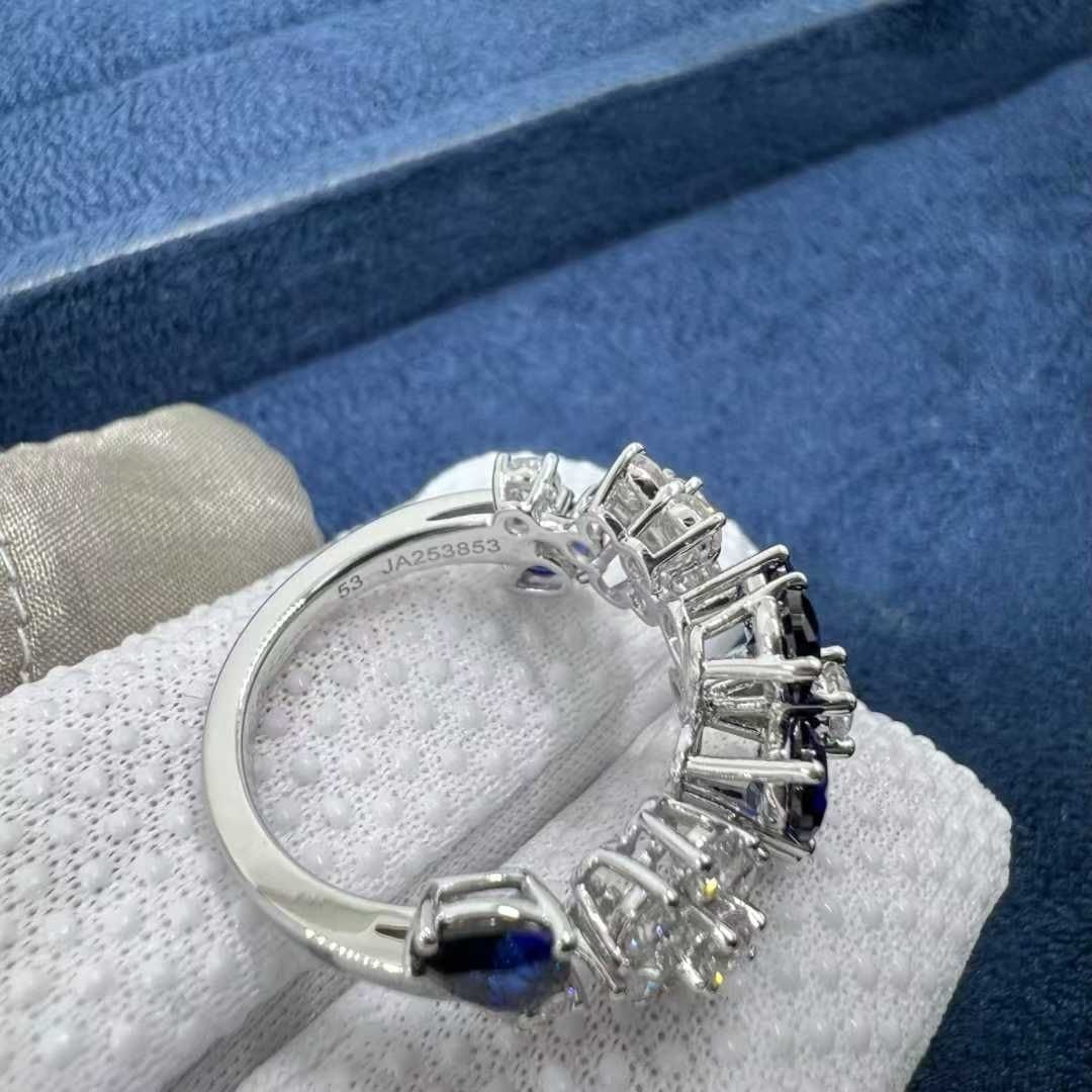 van cleef arpels folie des pres diamond blue sapphire 18k white gold flower ring vcarp05700 3