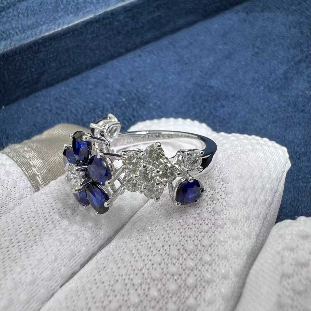 van cleef arpels folie des pres diamond blue sapphire 18k white gold flower ring vcarp05700 5