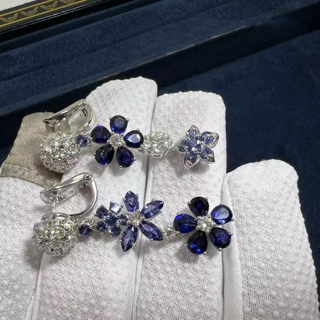 van cleef arpels folie des pres blue sapphire diamonds 18k white gold earrings vcarp05g00 3