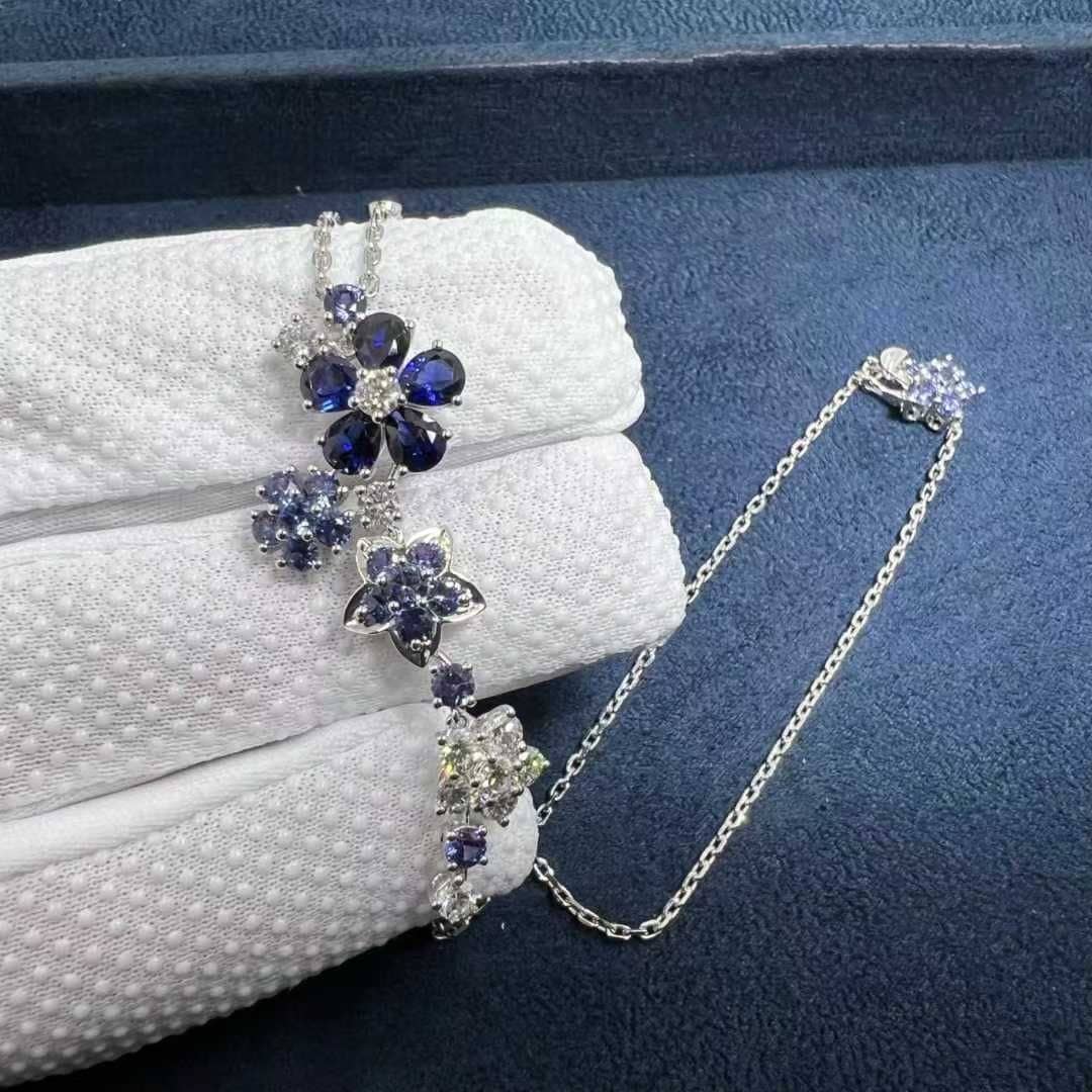 van cleef arpels folie des pres 18k white gold diamond blue sapphire flower pendant necklace vcarp05j00 6