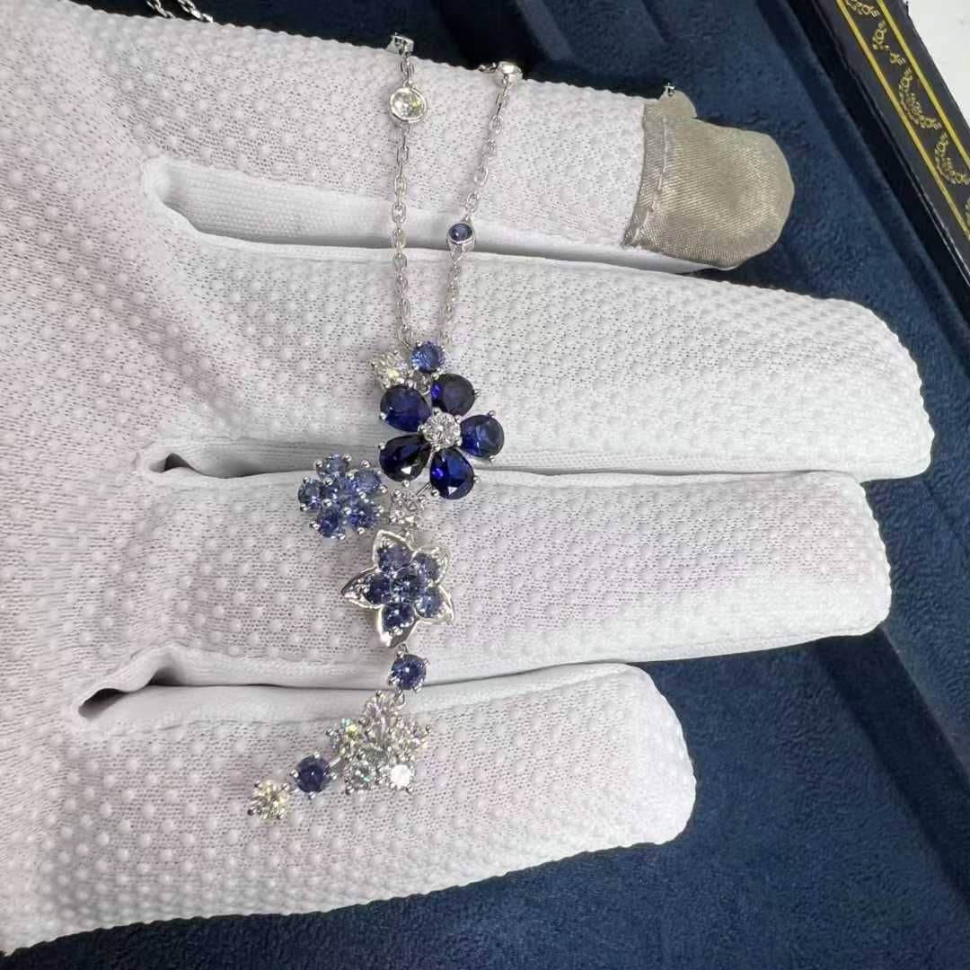 van cleef arpels folie des pres 18k white gold diamond blue sapphire flower pendant necklace vcarp05j00