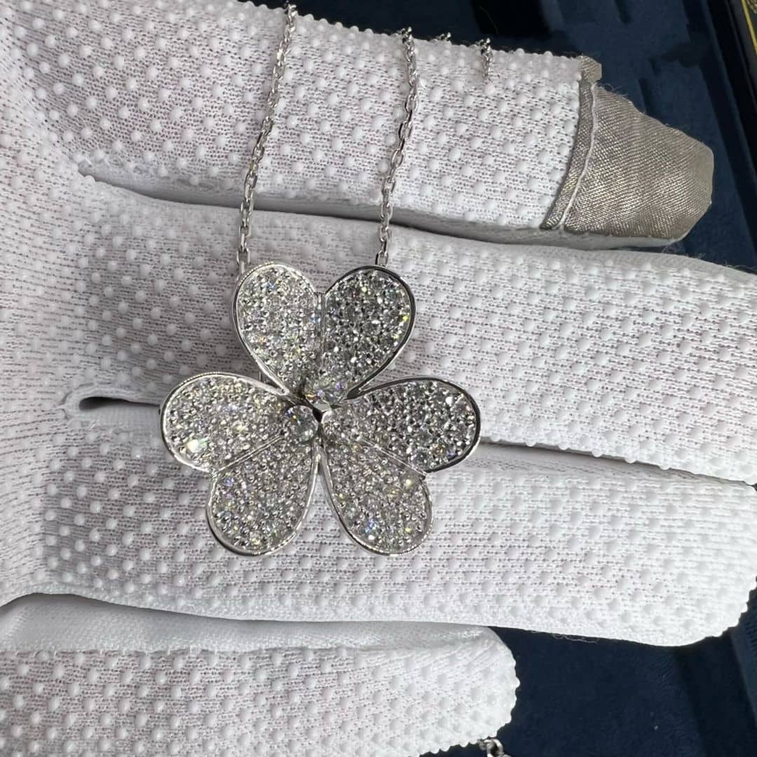 van cleef arpels frivole 18k white gold pave diamonds very large model clip pendant necklace vcarpjmx00 6