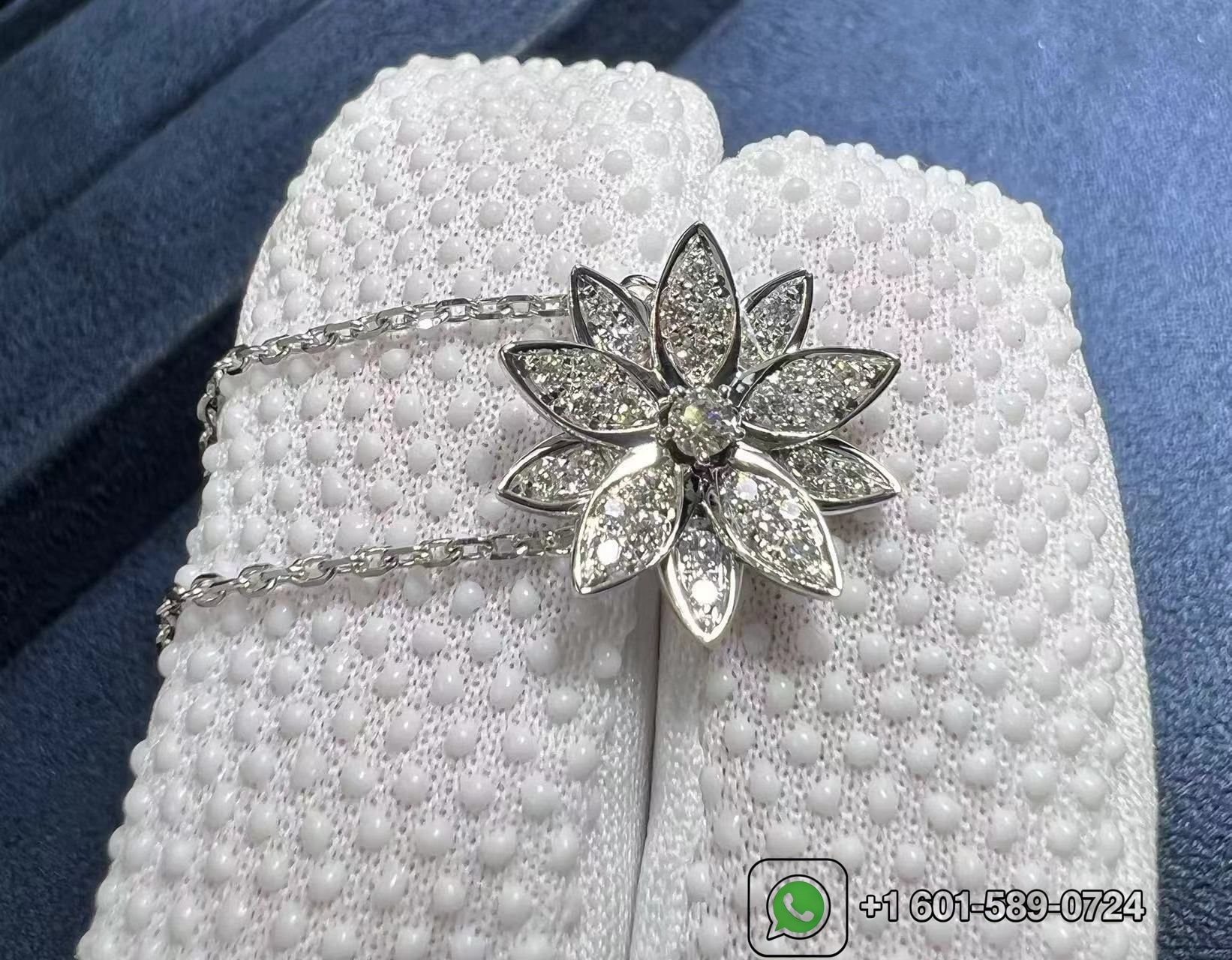 van cleef arpels lotus clip pendant small model 18k white gold diamond vcaro6p600 2