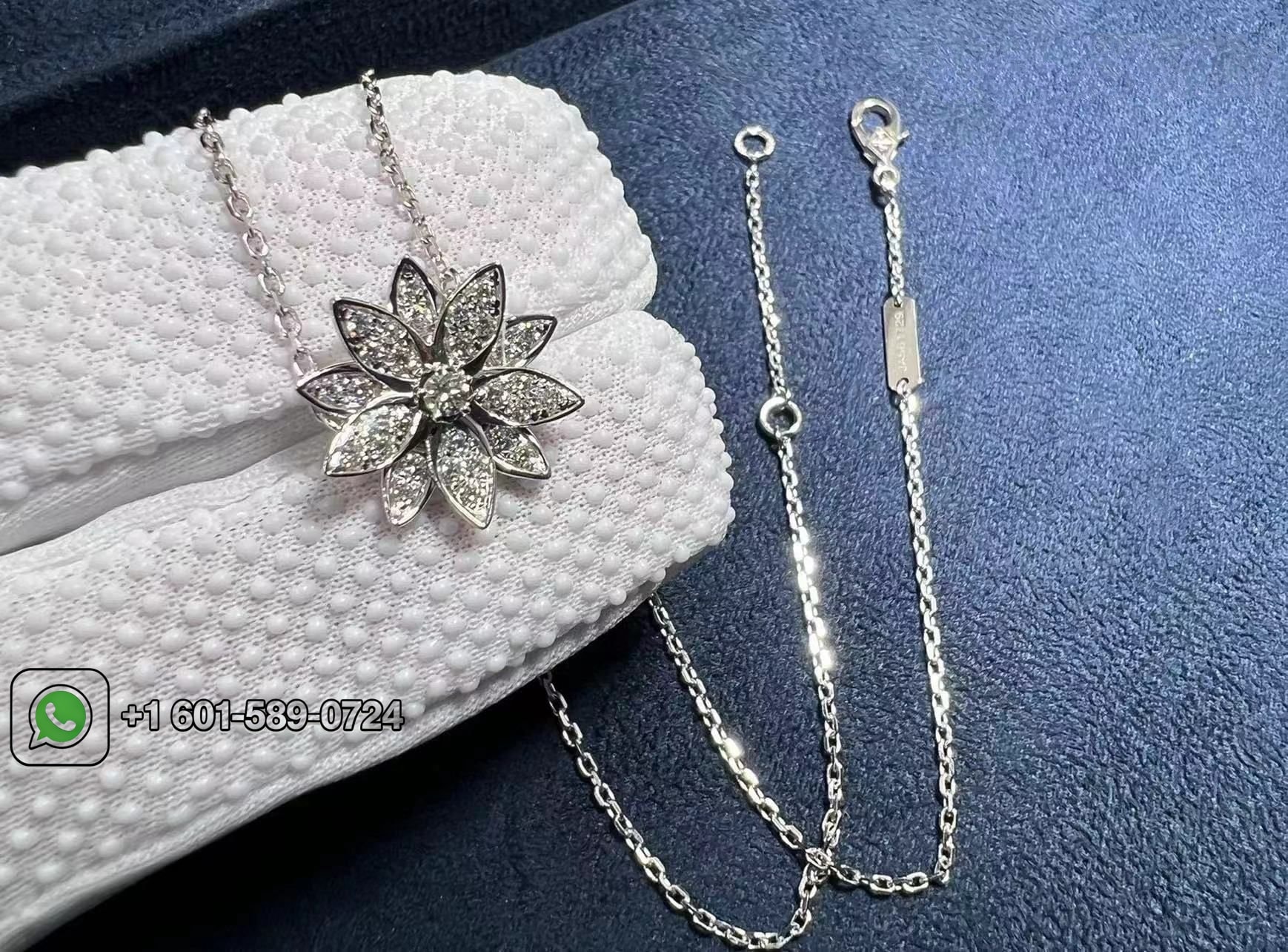 van cleef arpels lotus clip pendant small model 18k white gold diamond vcaro6p600 3