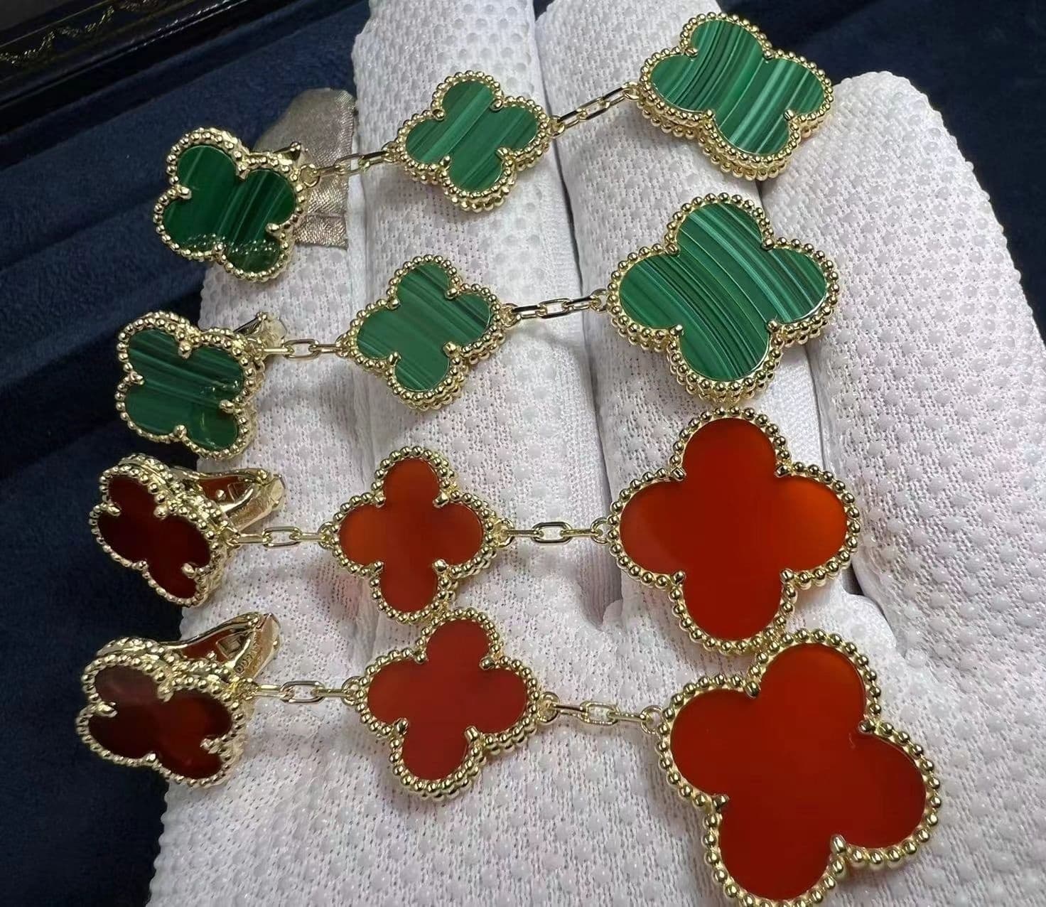 van cleef arpels magic alhambra 3 motif malachite 18k yellow gold long earrings vcaro2ag00 1