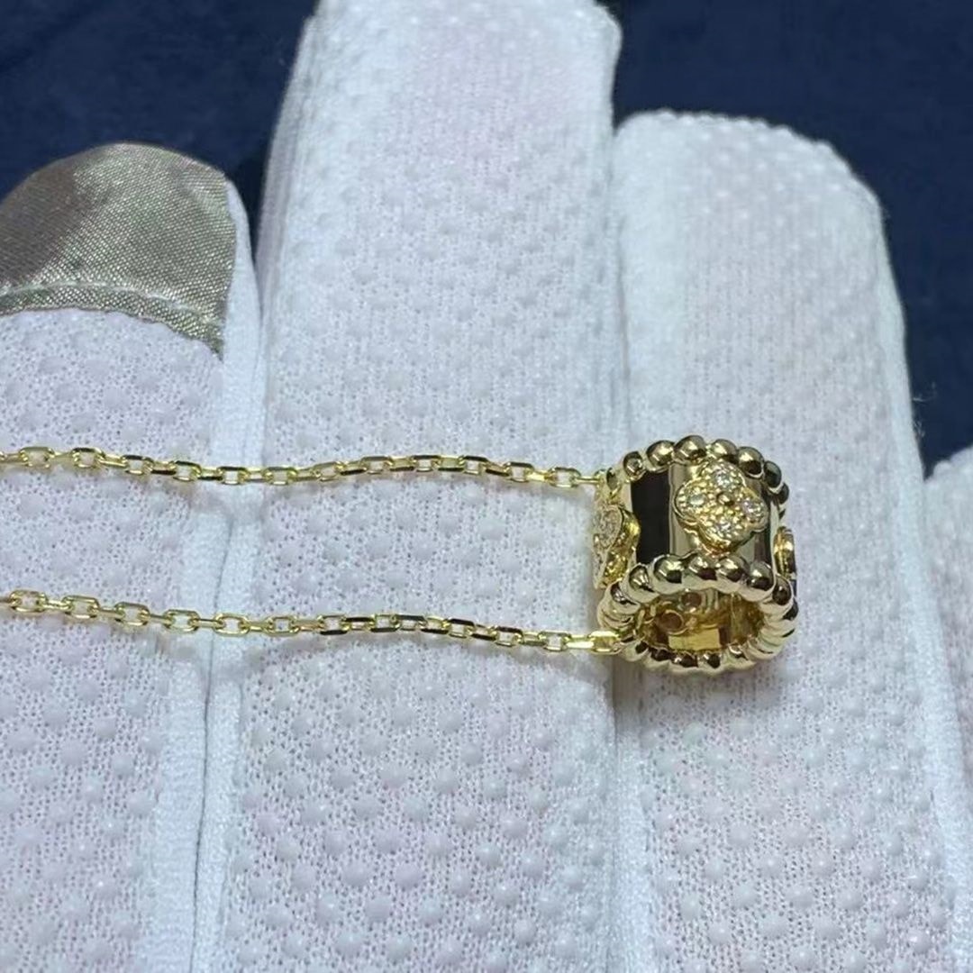 van cleef arpels perlee clovers 18k yellow gold diamond pendant necklace vcaro3yg00