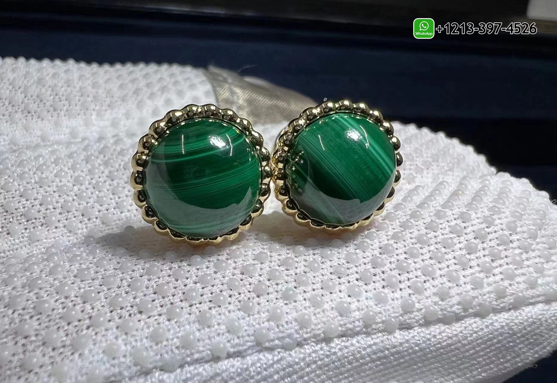 Van-Cleef-Arpels-Perlee-Couleurs-Malachite-18K-Yellow-Gold-Stud-Earrings-VCARP4DS00-3.jpg Best Sellers Quality 1:1 Copy Van Cleef & Arpels Perlée Couleurs Malachite 18K Yellow Gold Stud Earrings - High Quality 18k Gold and Diamond Luxury Distinctive Collection Designer Jewelry Customized Factory Price - Image 4