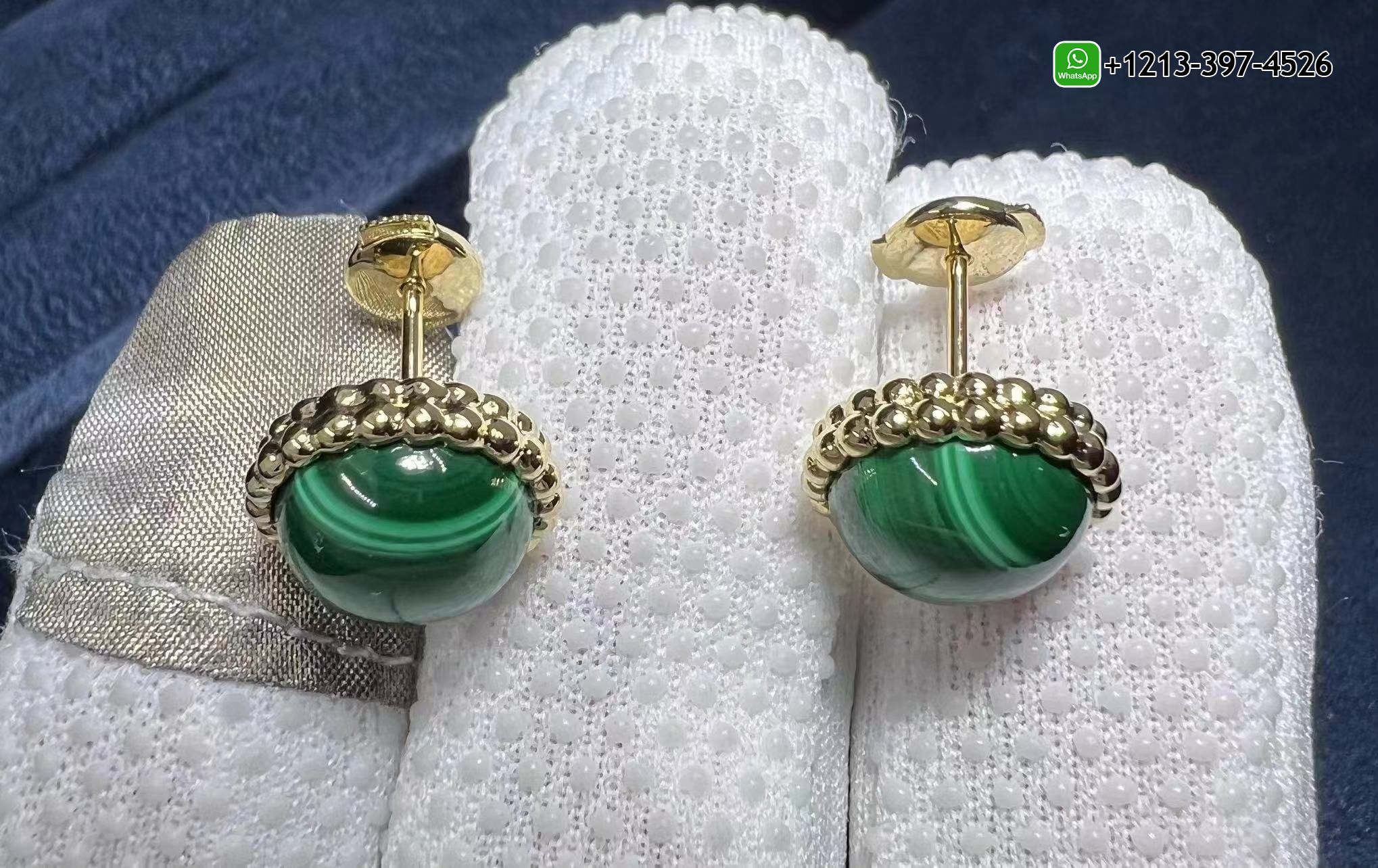 Van-Cleef-Arpels-Perlee-Couleurs-Malachite-18K-Yellow-Gold-Stud-Earrings-VCARP4DS00-5.jpg Best Sellers Quality 1:1 Copy Van Cleef & Arpels Perlée Couleurs Malachite 18K Yellow Gold Stud Earrings - High Quality 18k Gold and Diamond Luxury Distinctive Collection Designer Jewelry Customized Factory Price - Image 6