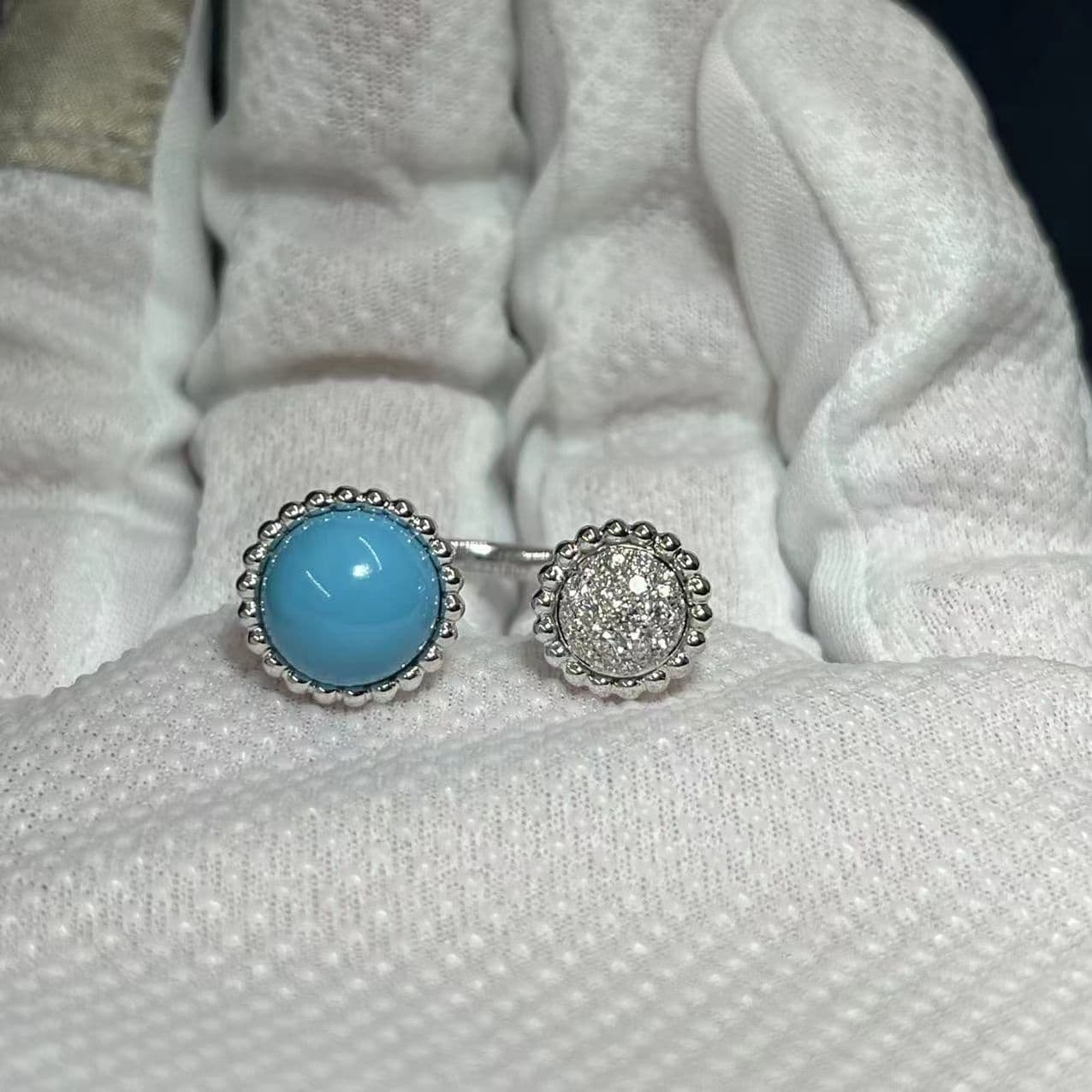 van cleef arpels perlee couleurs turquoise diamonds 18k white gold between the finger ring vcaro9sw00 3