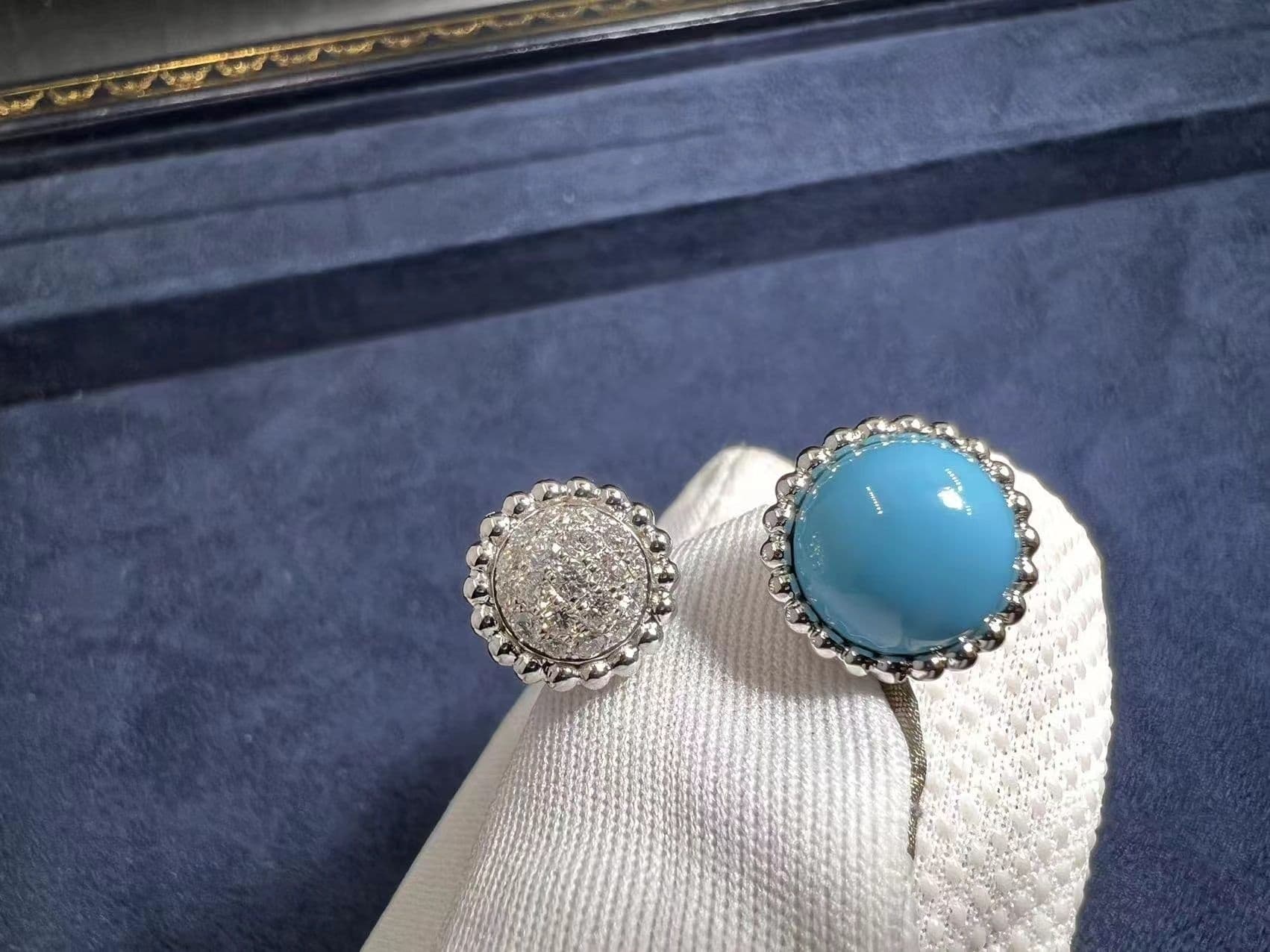 van cleef arpels perlee couleurs turquoise diamonds 18k white gold between the finger ring vcaro9sw00 7