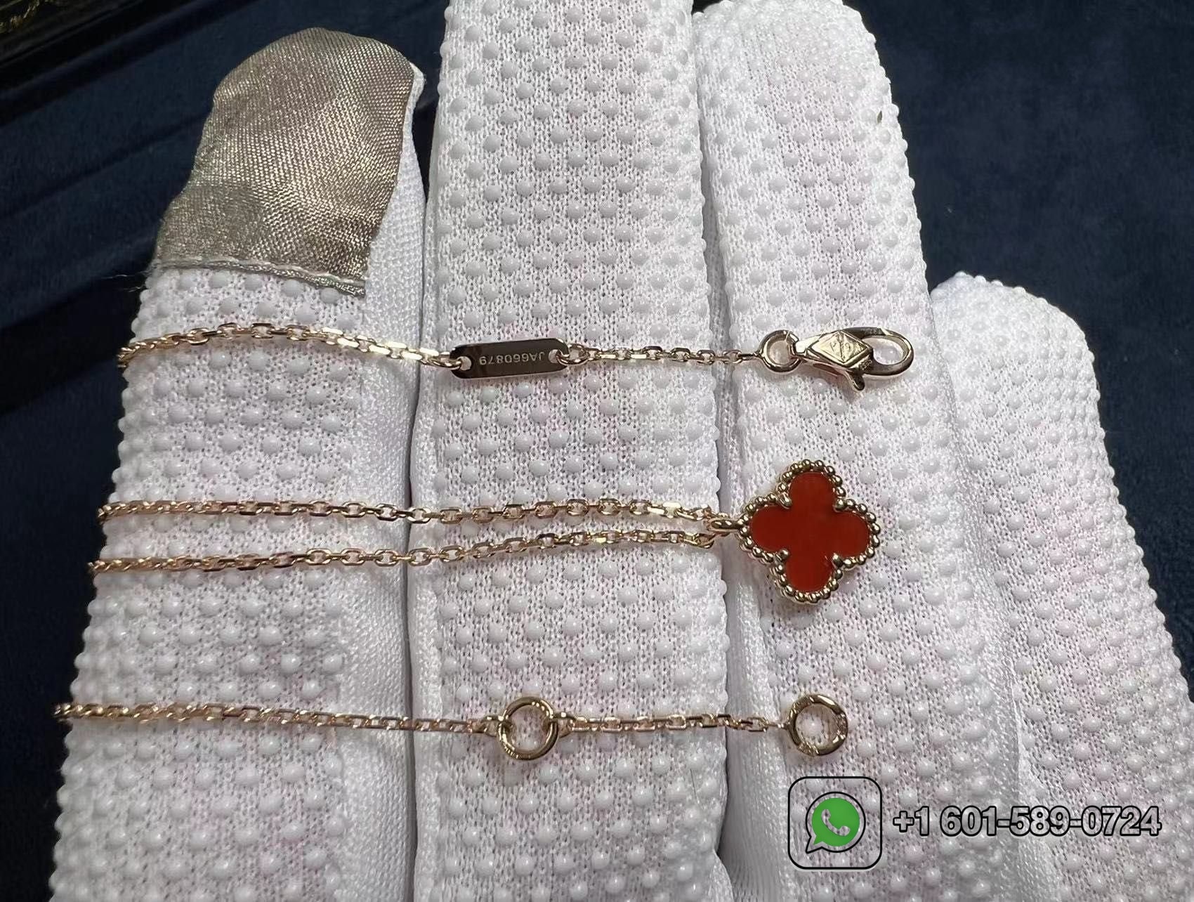 van cleef arpels sweet alhambra pendant 18k rose gold carnelian – vcarn59m00 1