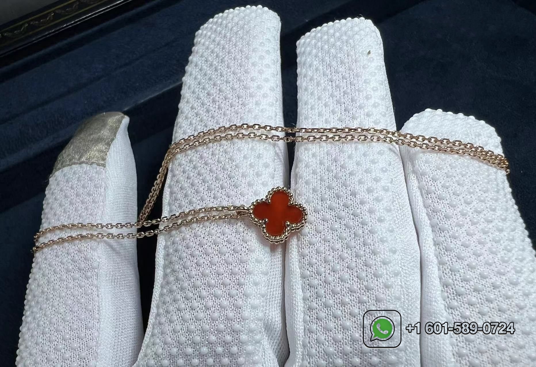van cleef arpels sweet alhambra pendant 18k rose gold carnelian – vcarn59m00 2