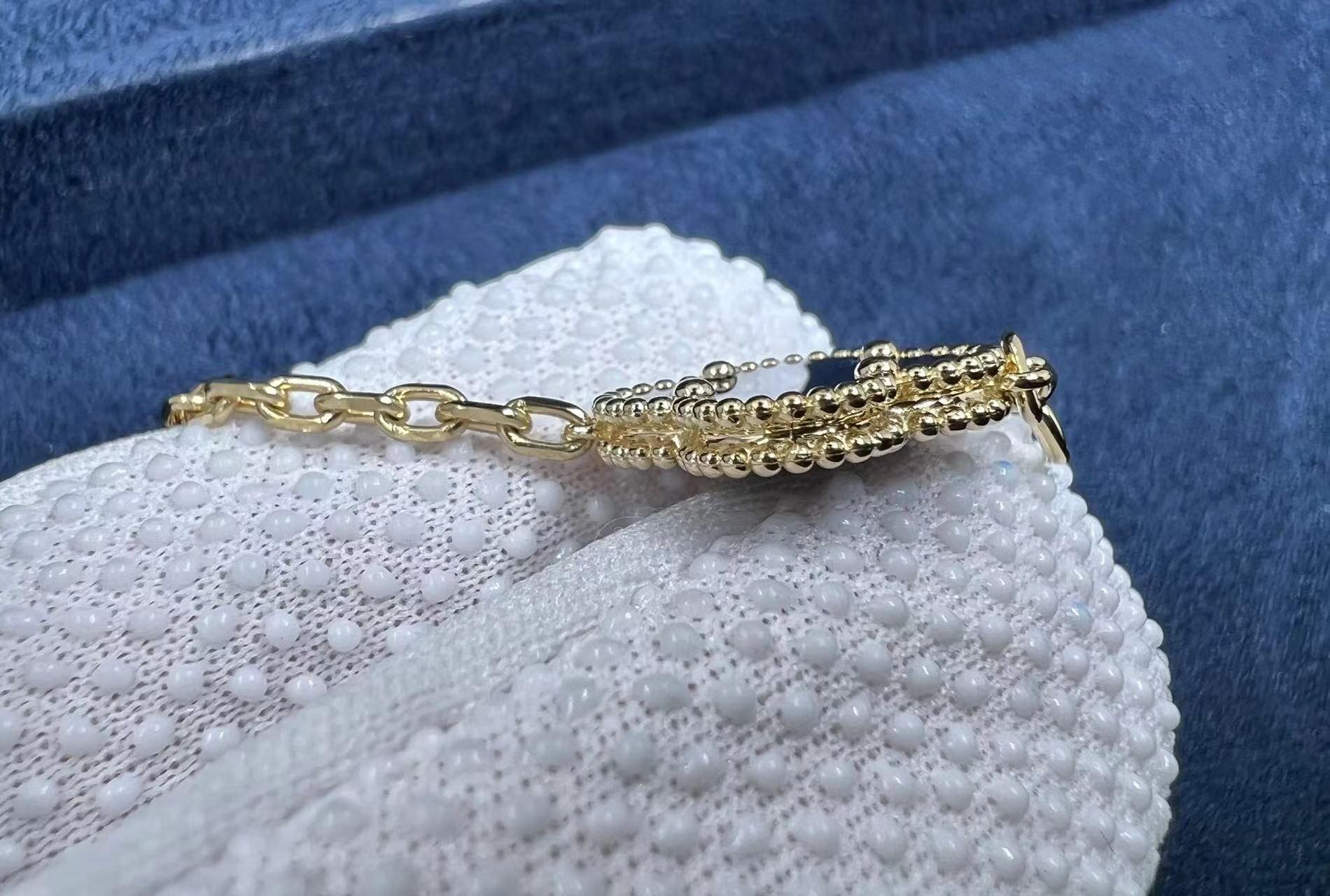 van cleef arpels vintage alhambra 5 motif 18k yellow gold bracelet vcara41300 2