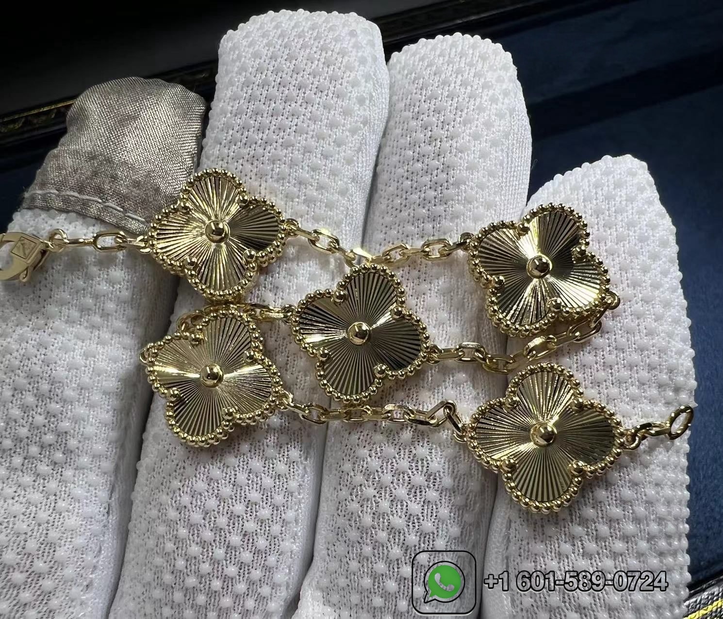 van cleef arpels vintage alhambra 5 motifs guilloche 18k yellow gold bracelet vcarp3jk00 1