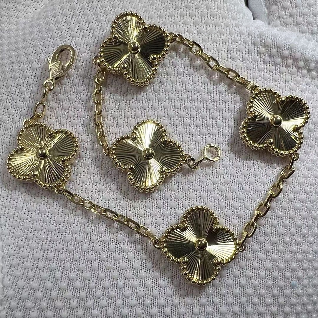 van cleef arpels vintage alhambra 5 motifs guilloche 18k yellow gold bracelet vcarp3jk00