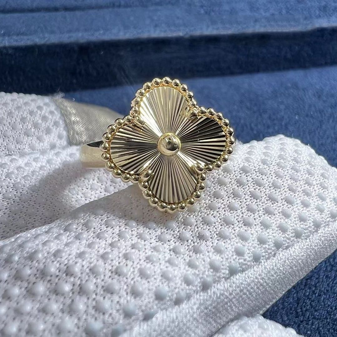 van cleef arpels vintage alhambra guilloche 18k yellow gold ring vcarp6i300