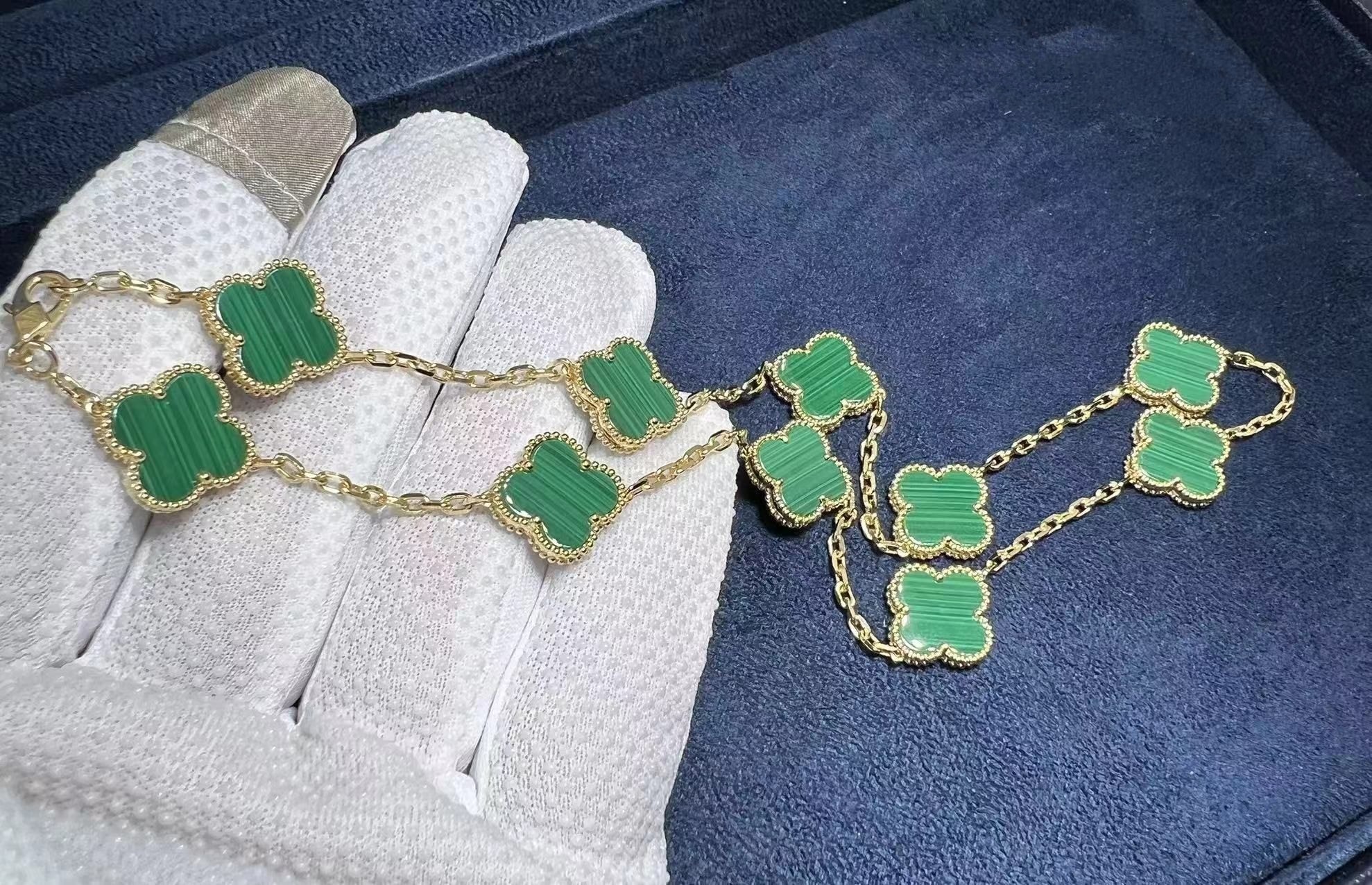 van cleef arpels vintage alhambra malachite 10 motif 18k yellow gold necklace vcaro3qj00 3